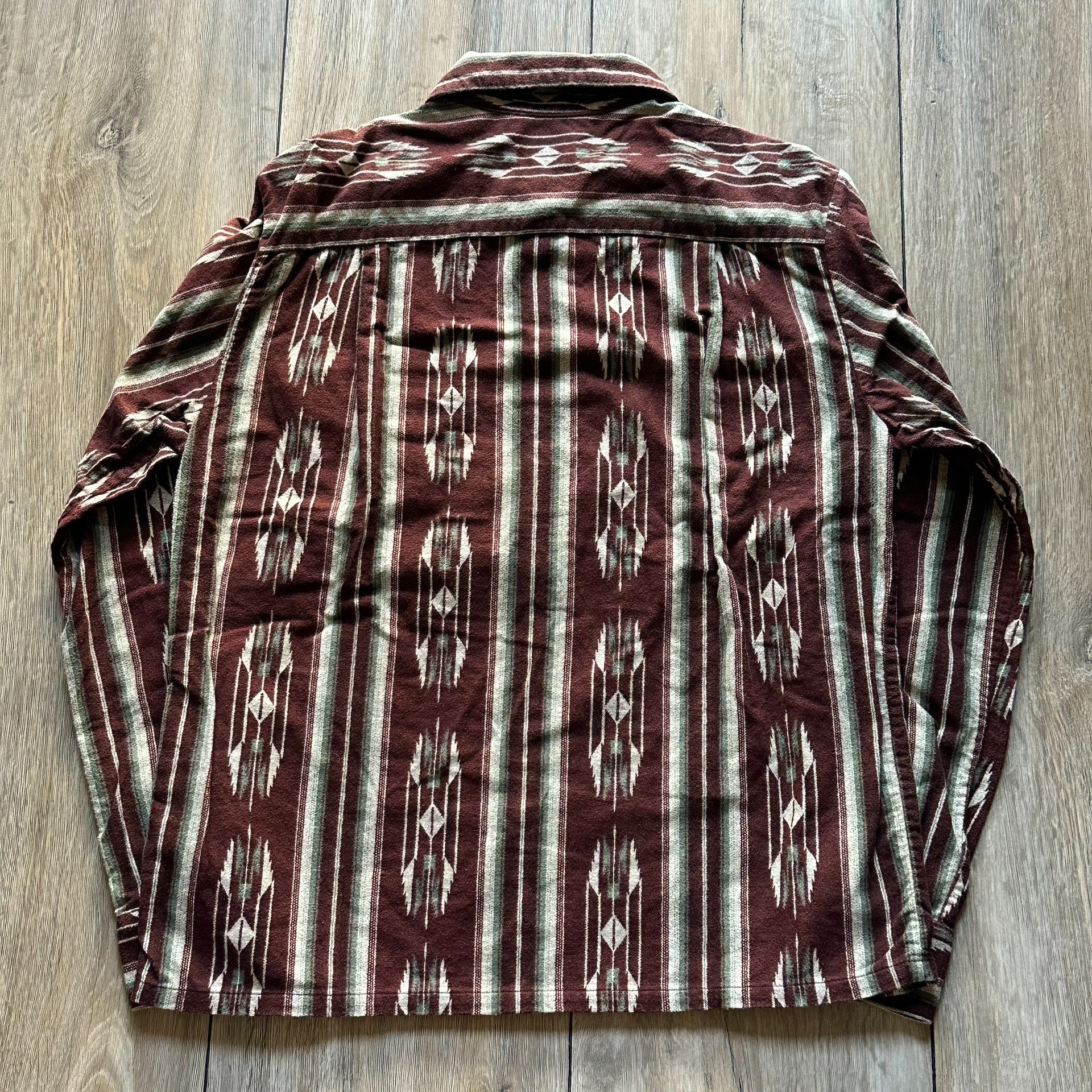 Jelado Vintage Long-Sleeve Shirt — front
