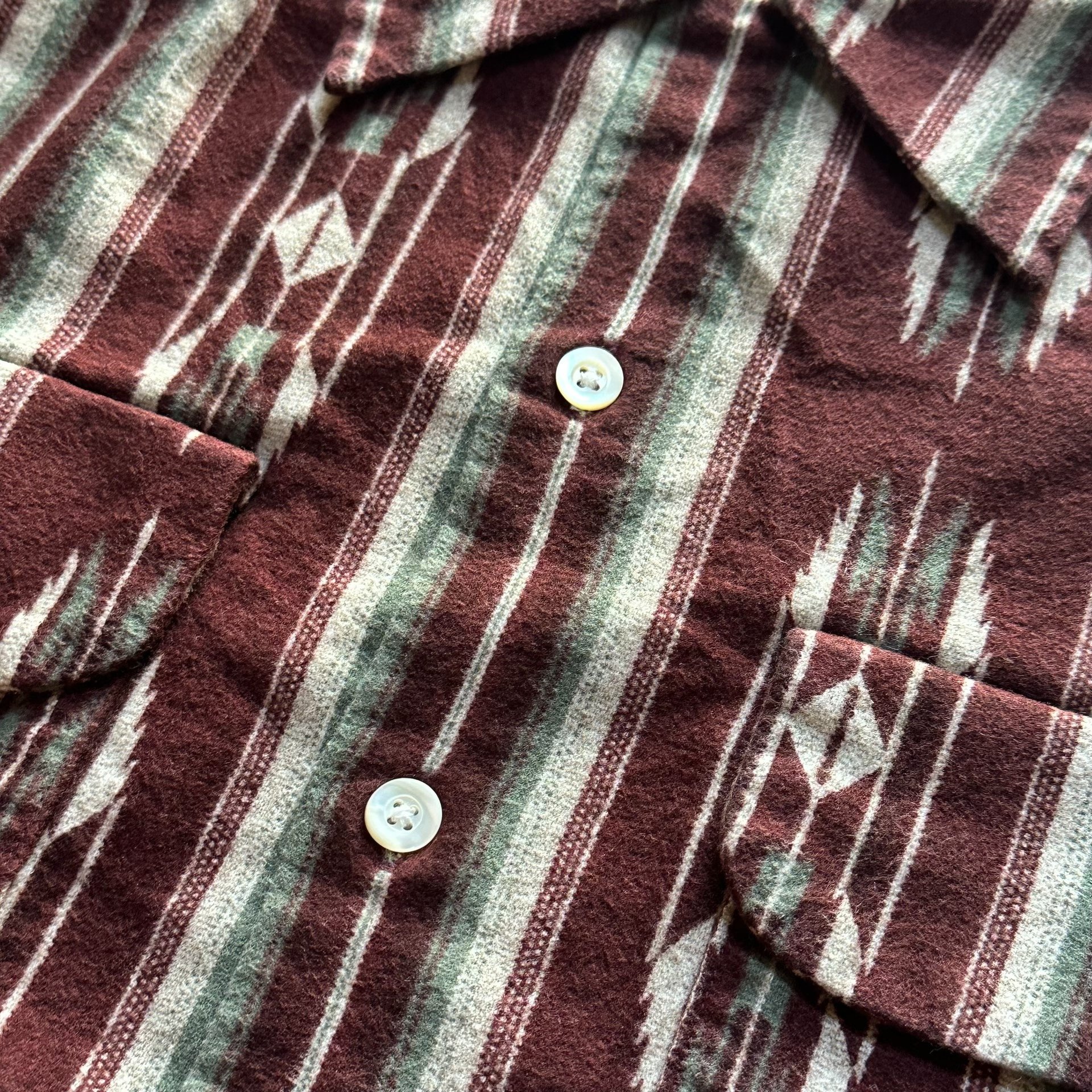 Jelado Vintage Long-Sleeve Shirt — detail