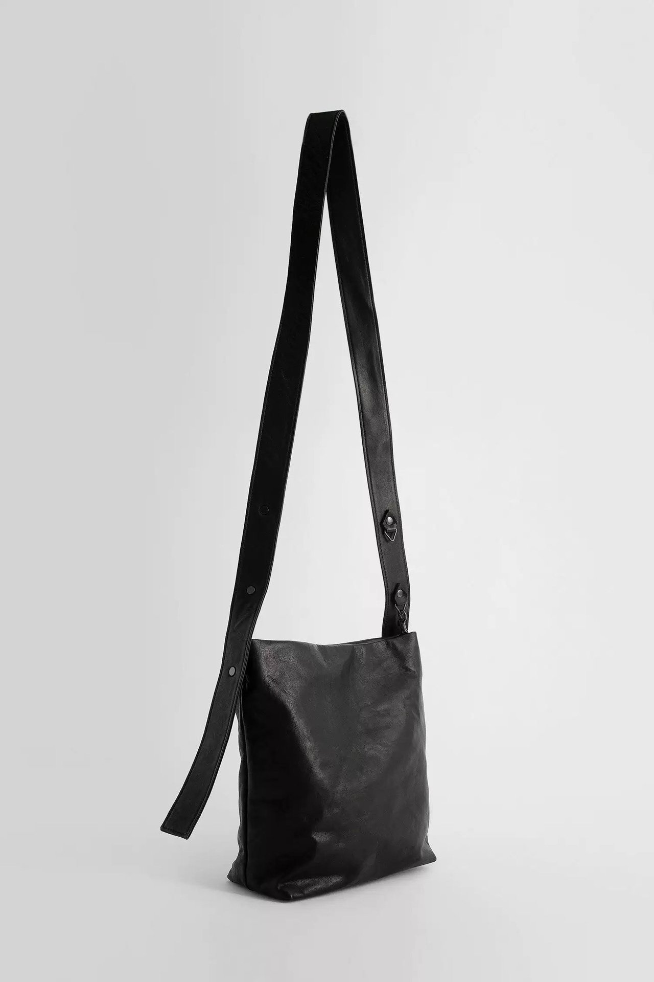 Yohji 24SS Limited Horse Leather Camera Bag — detail