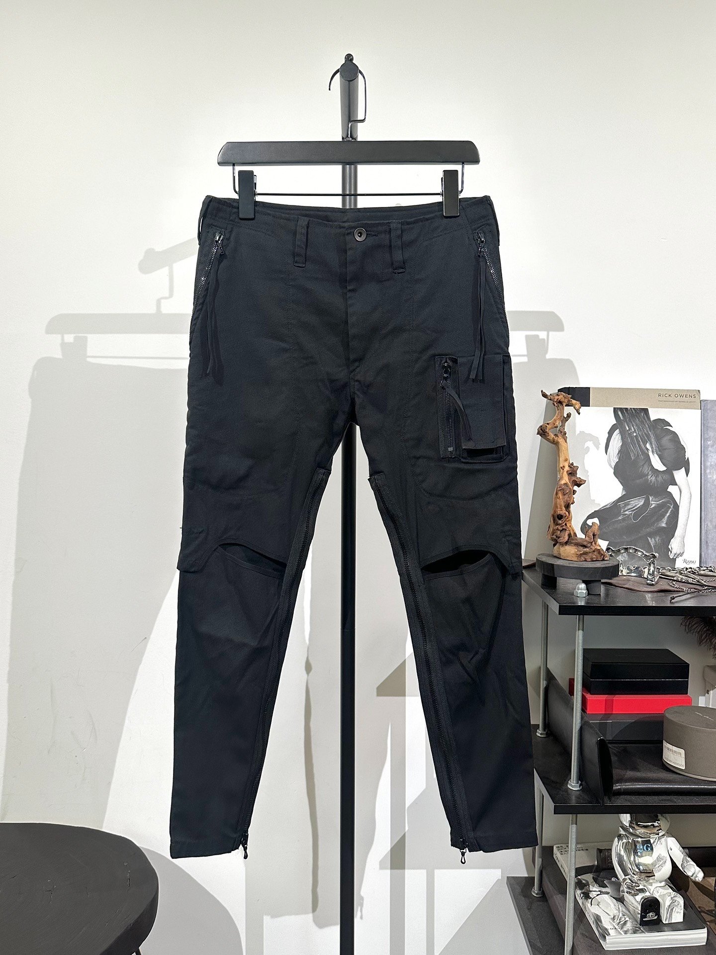 Julius_7 Multi-Zipper Cargo Pants