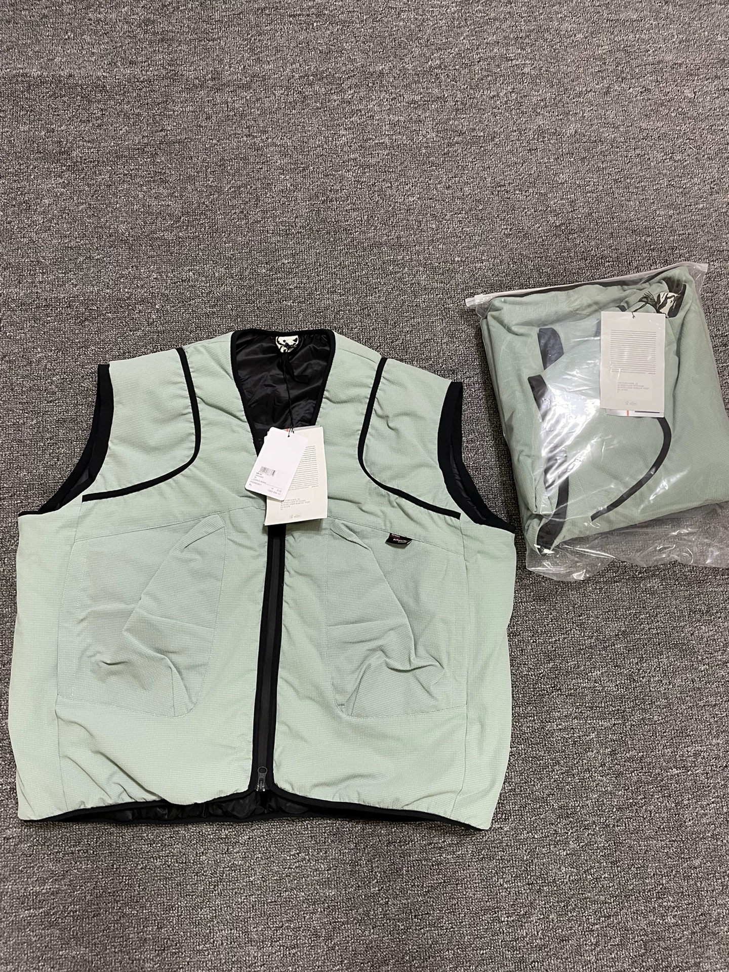 gr10k Cotton Vest — front