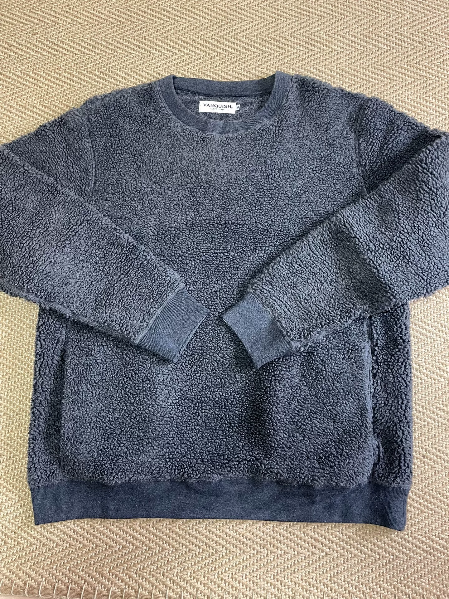 Vanquish Thick Distressed Fleece Pullover
