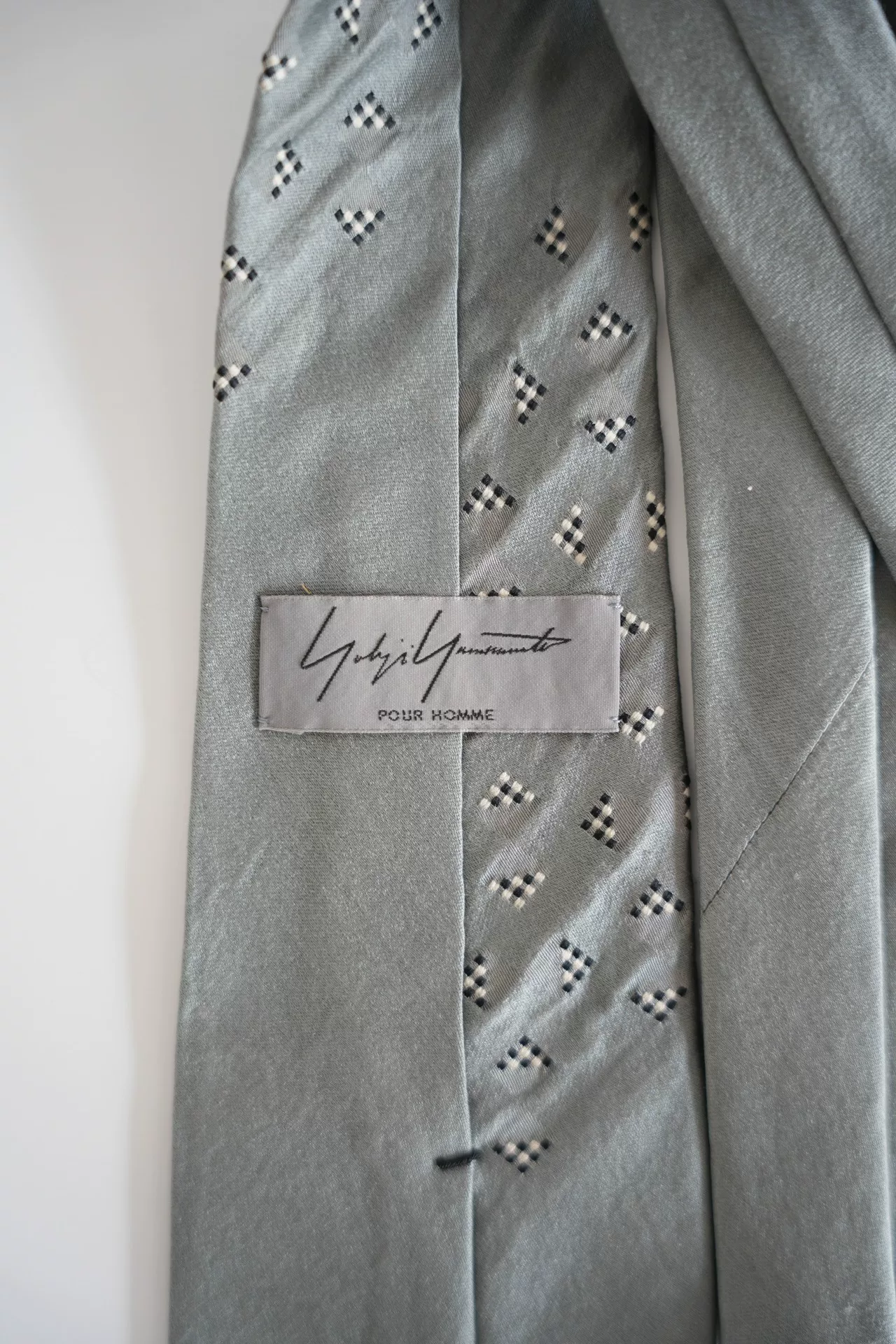 Yohji Yamamoto Gray Diamond Silk Tie — front