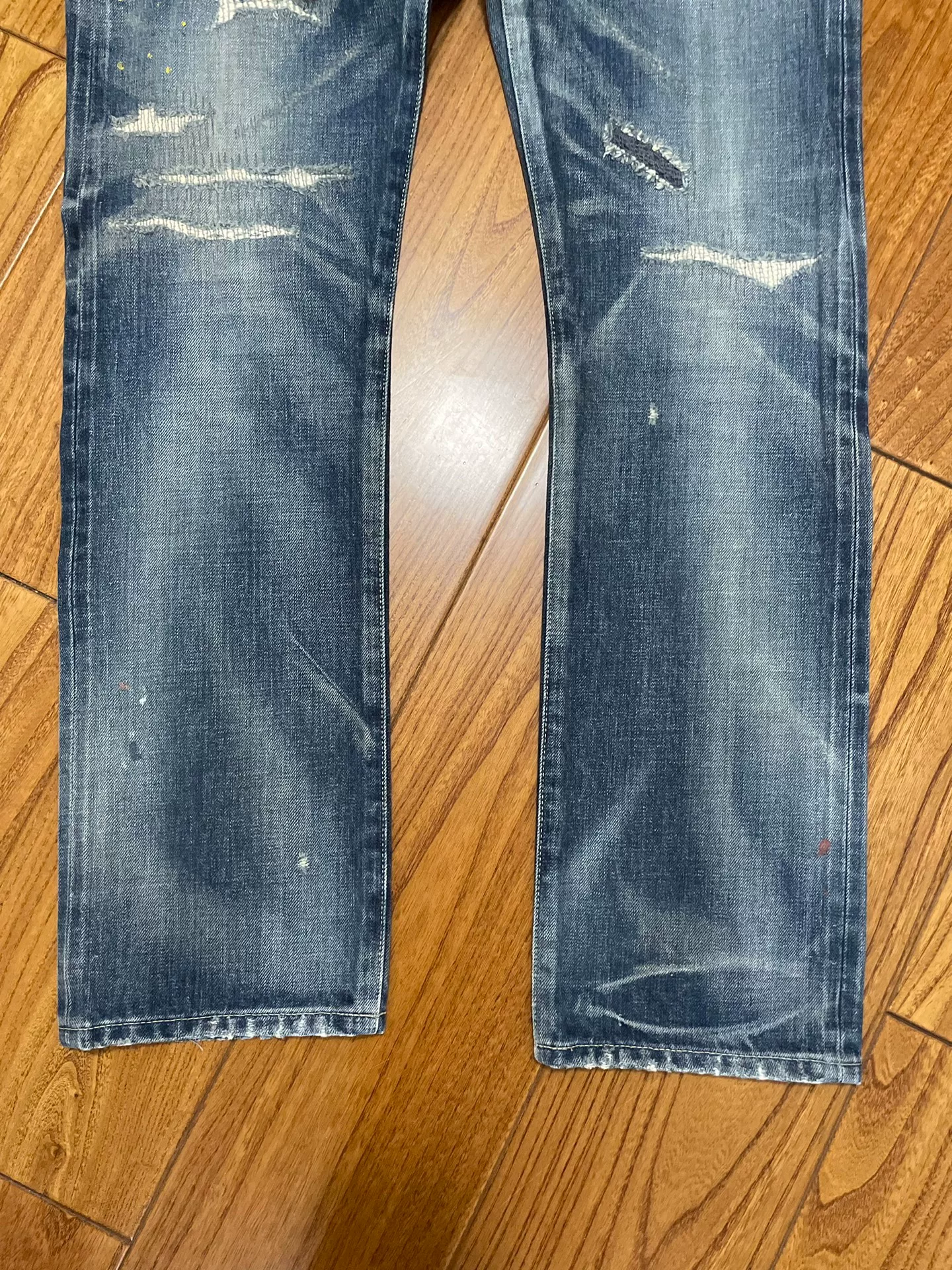 Neighborhood 16SS Washed Distressed Jeans — label