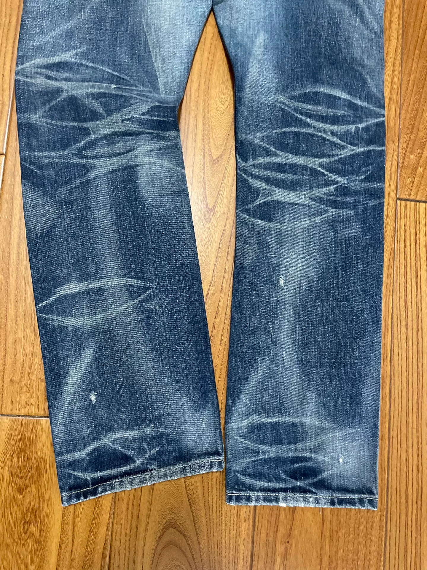 Neighborhood 16SS Washed Distressed Jeans — detail