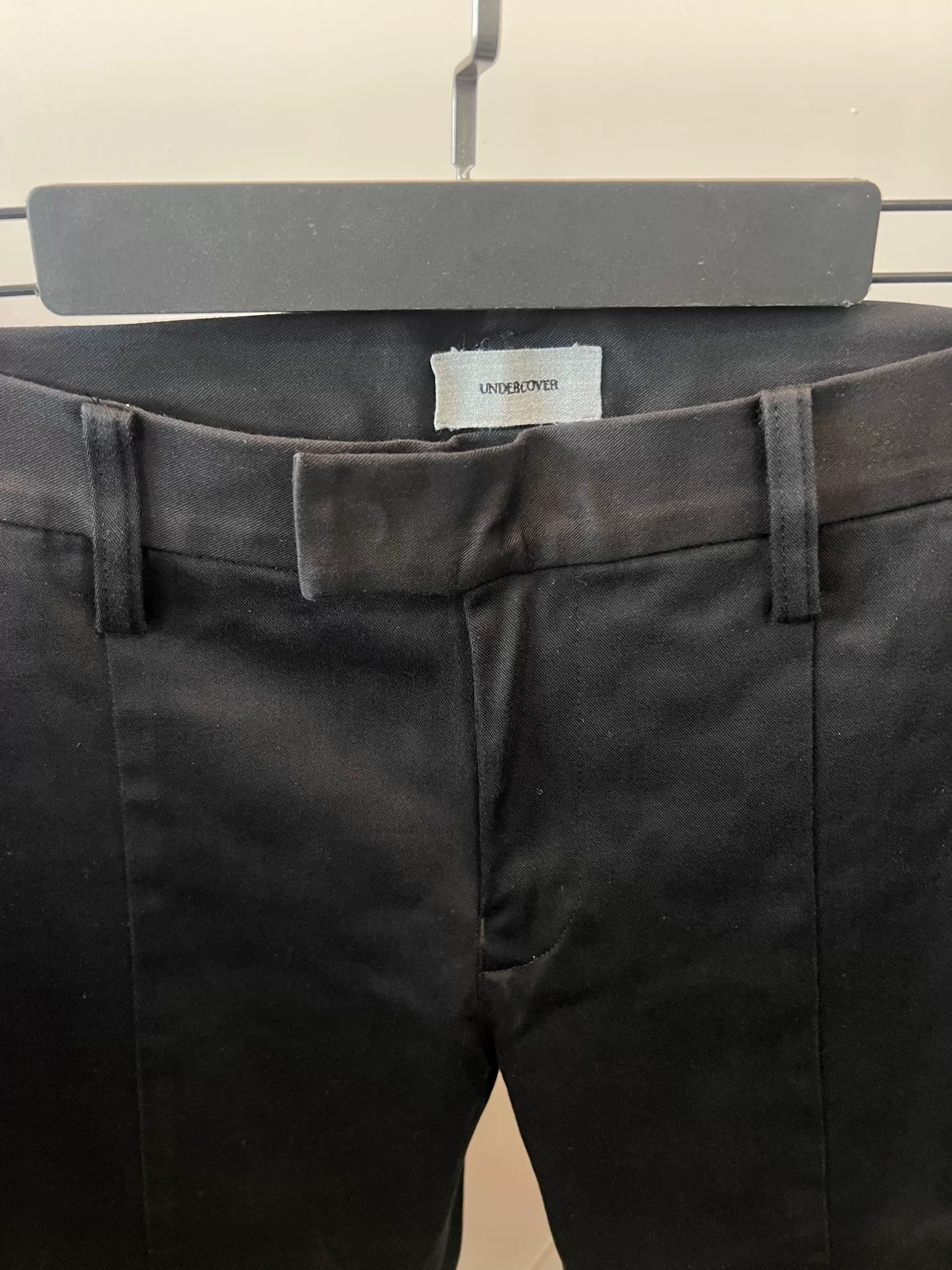 Undercover Straight-Leg Cropped Suit Pants — detail