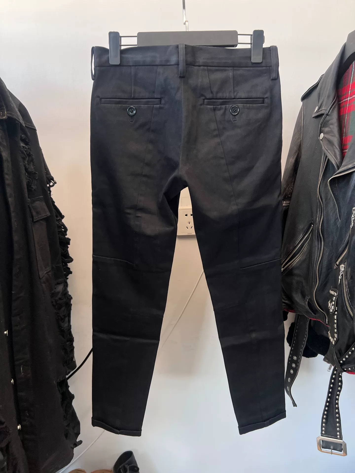 Undercover Straight-Leg Cropped Suit Pants — front