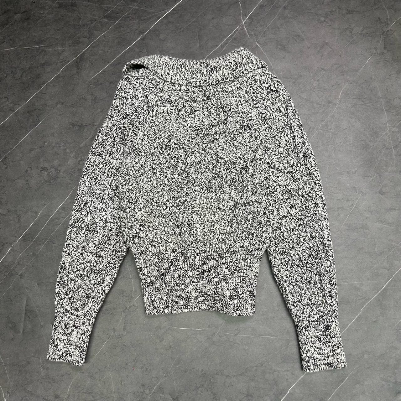 Louis Vuitton 23FW Gold Chain Knit Cardigan — front