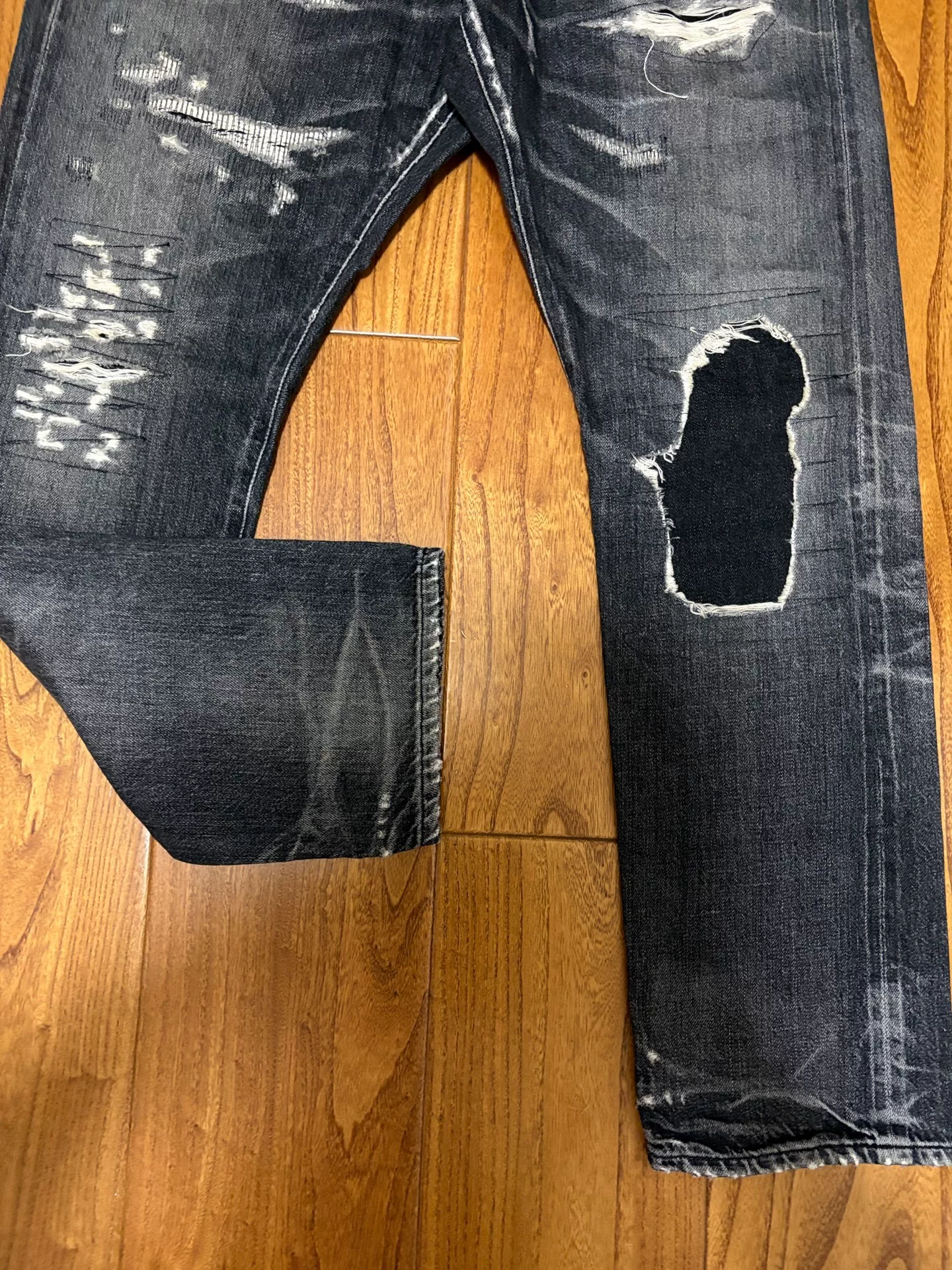 Sequel Fragment Distressed Washed Denim Pants — detail