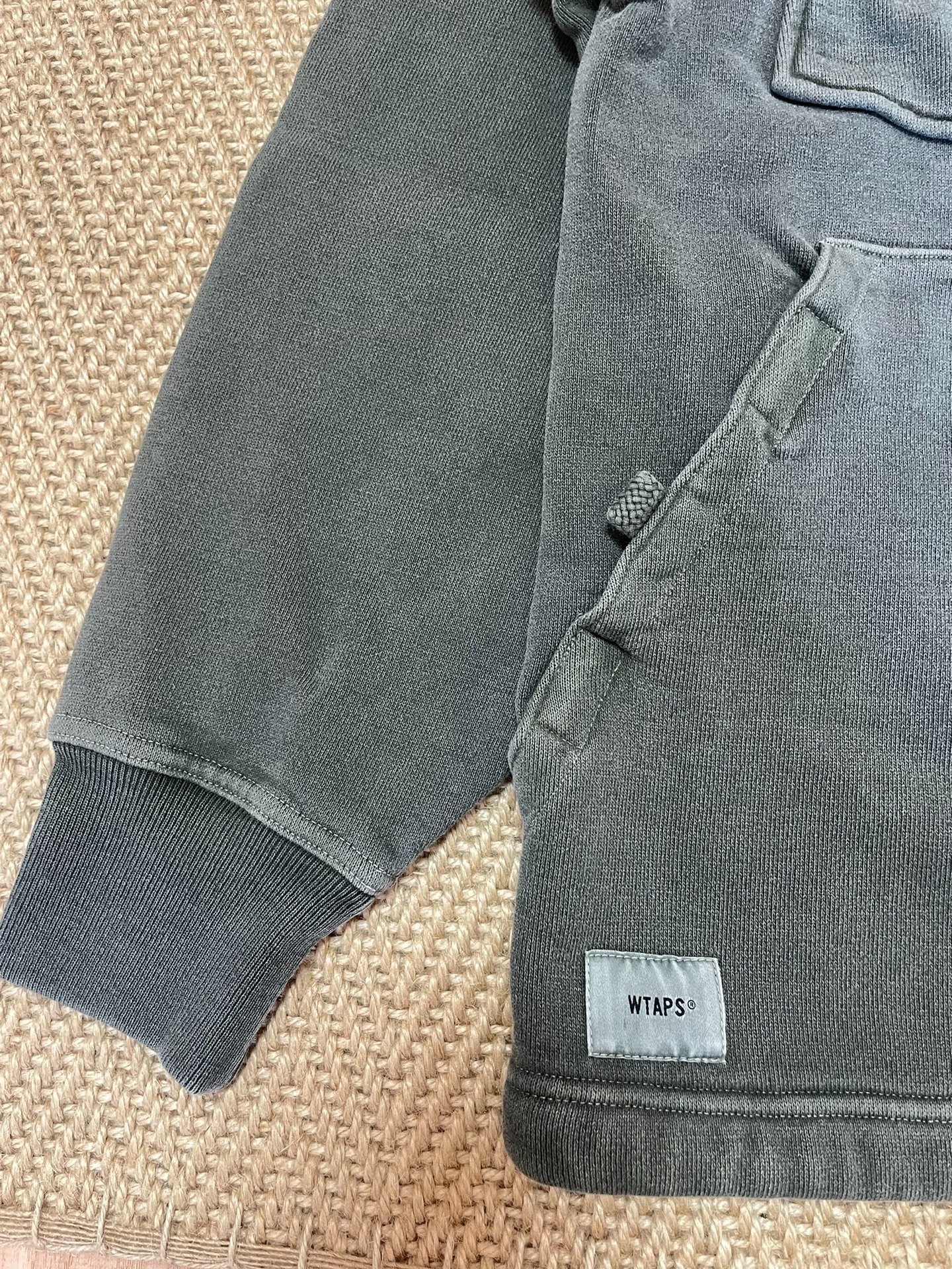 WTAPS PARA COPO Wax-Dyed Heavy Washed Hoodie — detail