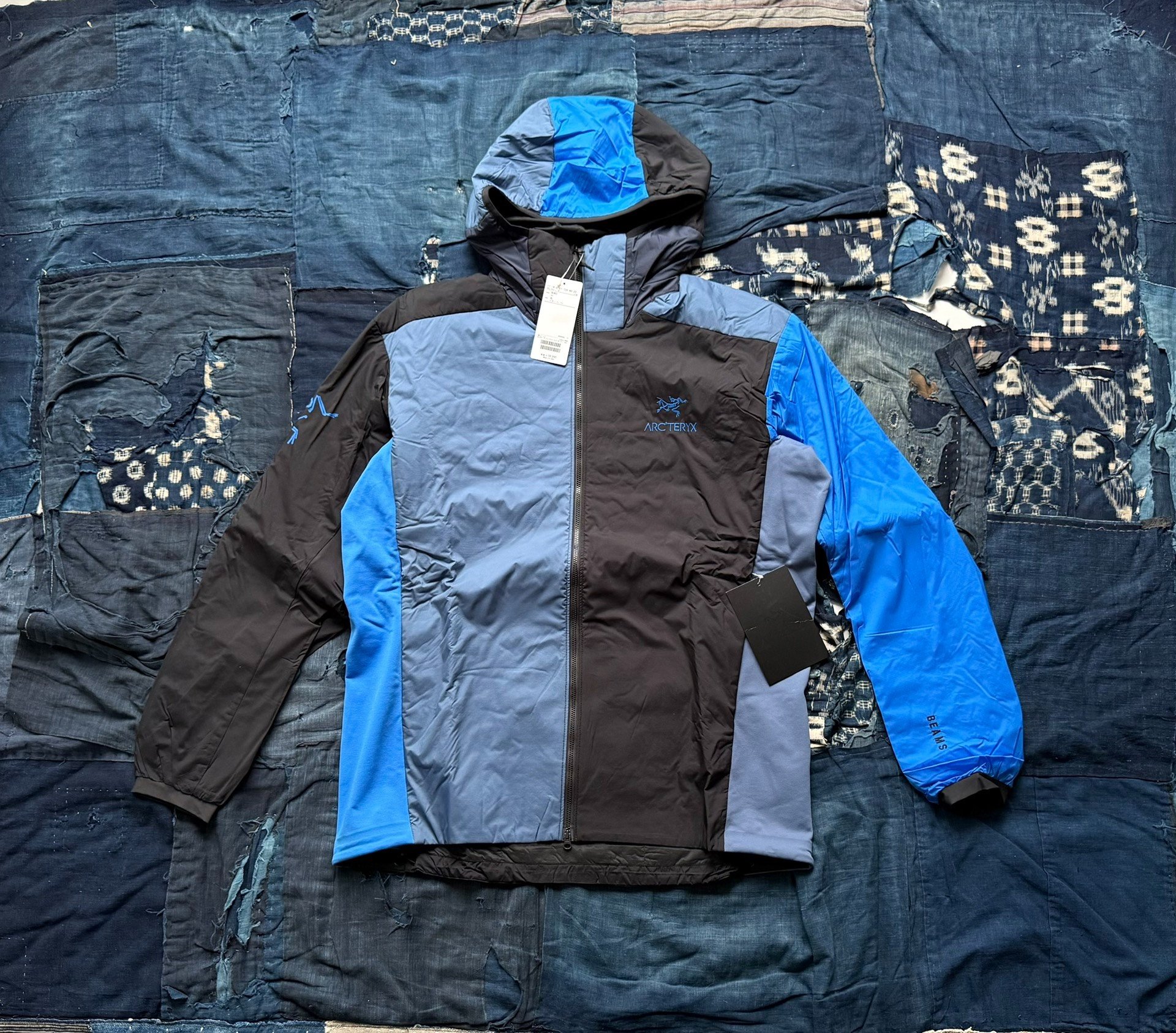 BEAMS x ARCTERYX ATOM LT HOODY