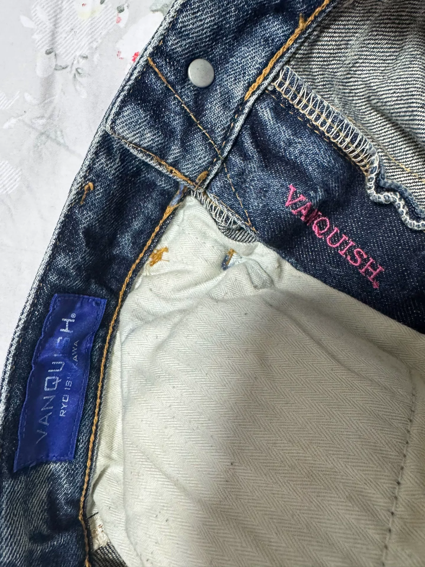 Vanquish Fragment Design Lightning Wash Jeans — label