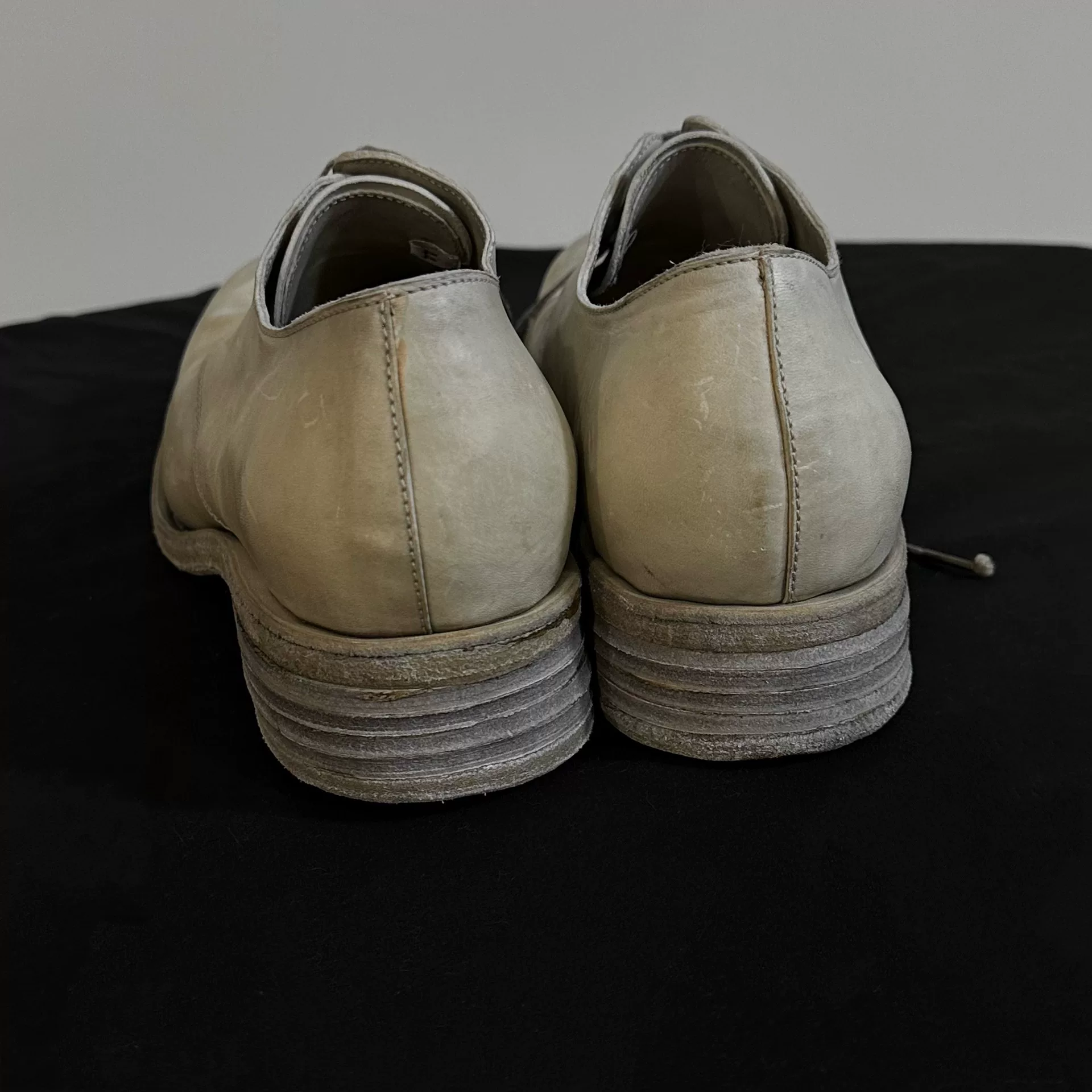 a1923 Cordovan Washed Derby Shoes — label