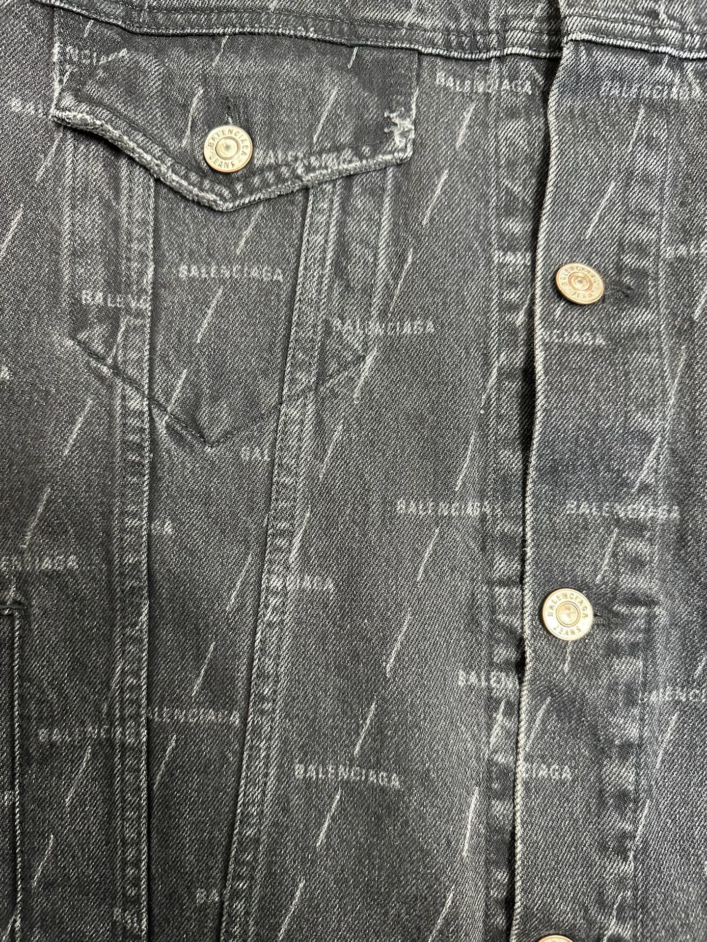 Balenciaga Logo Print Denim Jacket — detail