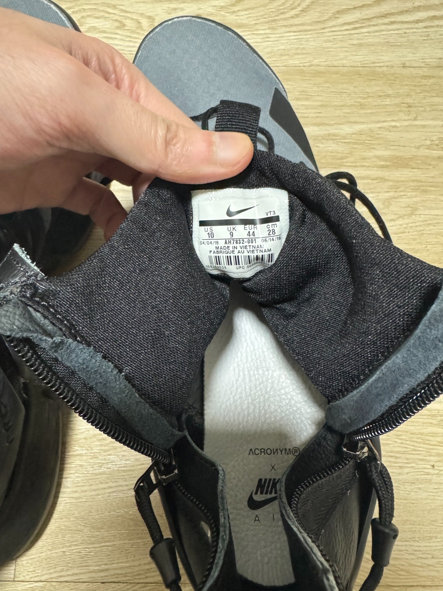 Nike x Arconym Presto High-Top Sneakers — label