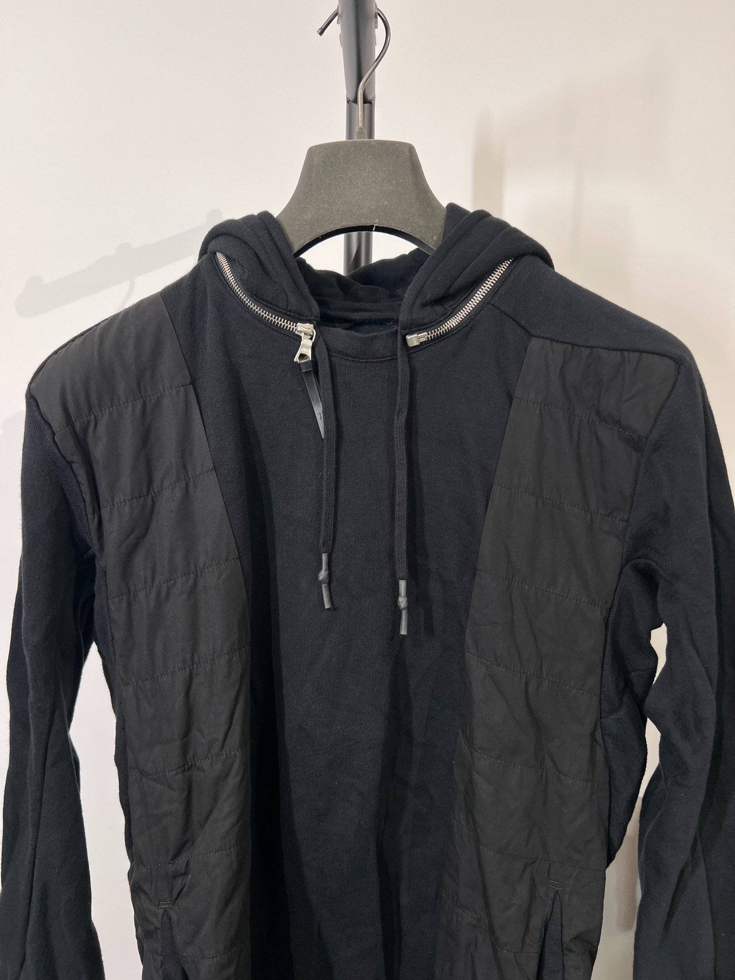 Boris Bidjan Saberi 11by bbs H1F Hoodie — detail