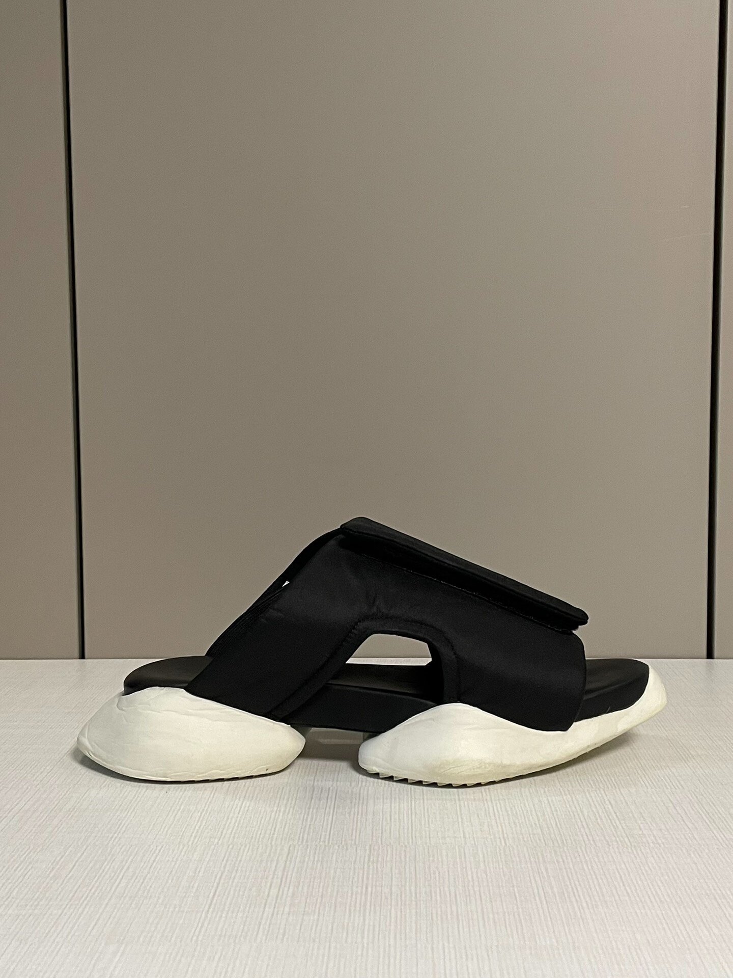 Rick Owens Adidas Black Slippers 40.5 — detail