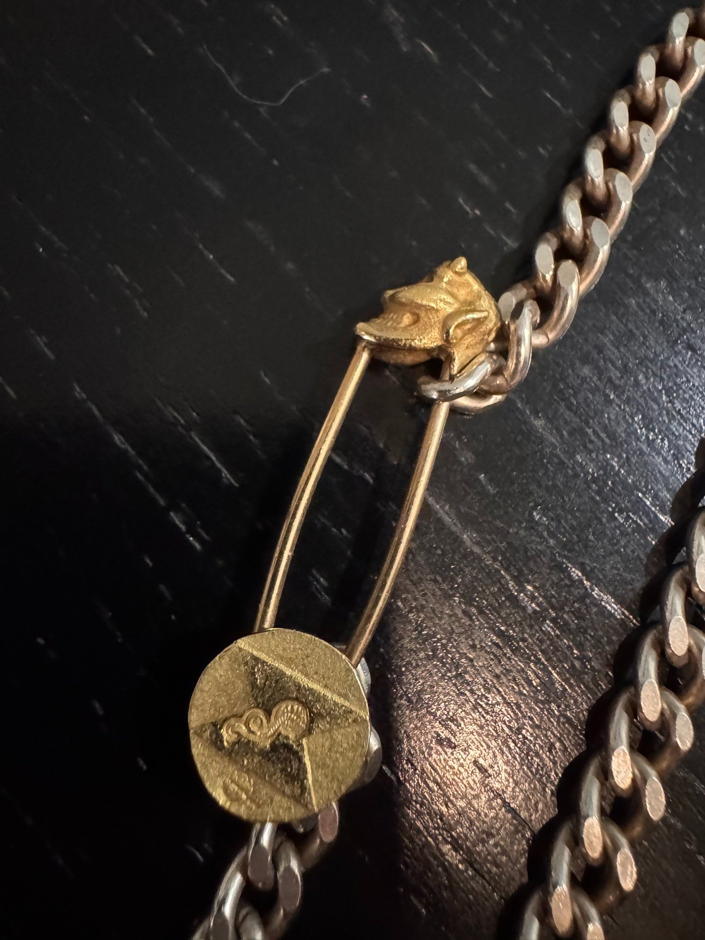 NONAME Gold Safety Pin Necklace Set — front