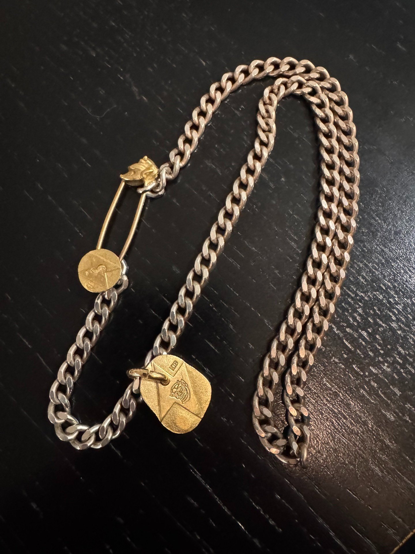 NONAME Gold Safety Pin Necklace Set