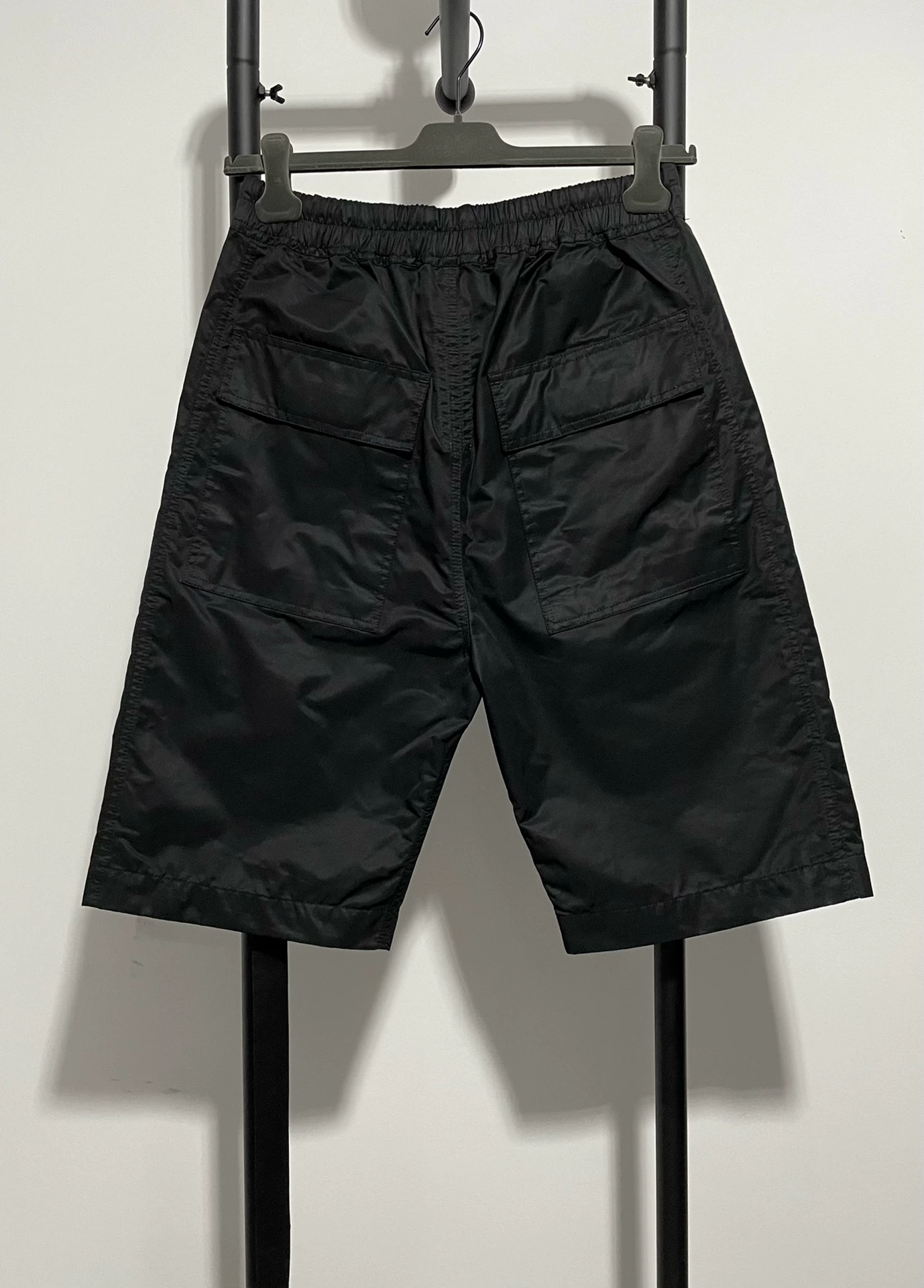 Rick Owens Capri-Length Black Shorts — front