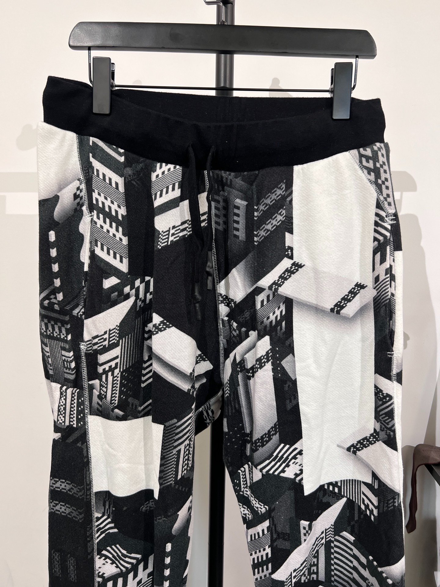 Boris Bidjan Saberi 11by bbs P3 Sweatpants — detail