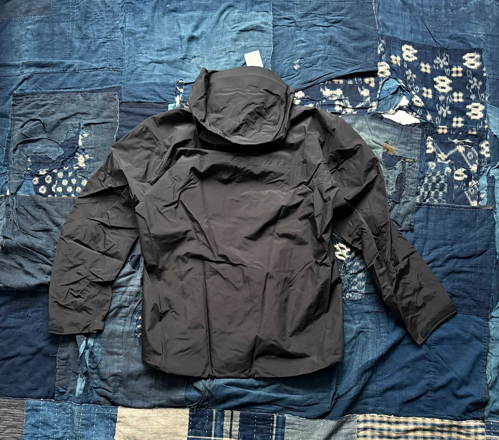 Arc'teryx Alpha SV Jacket — detail