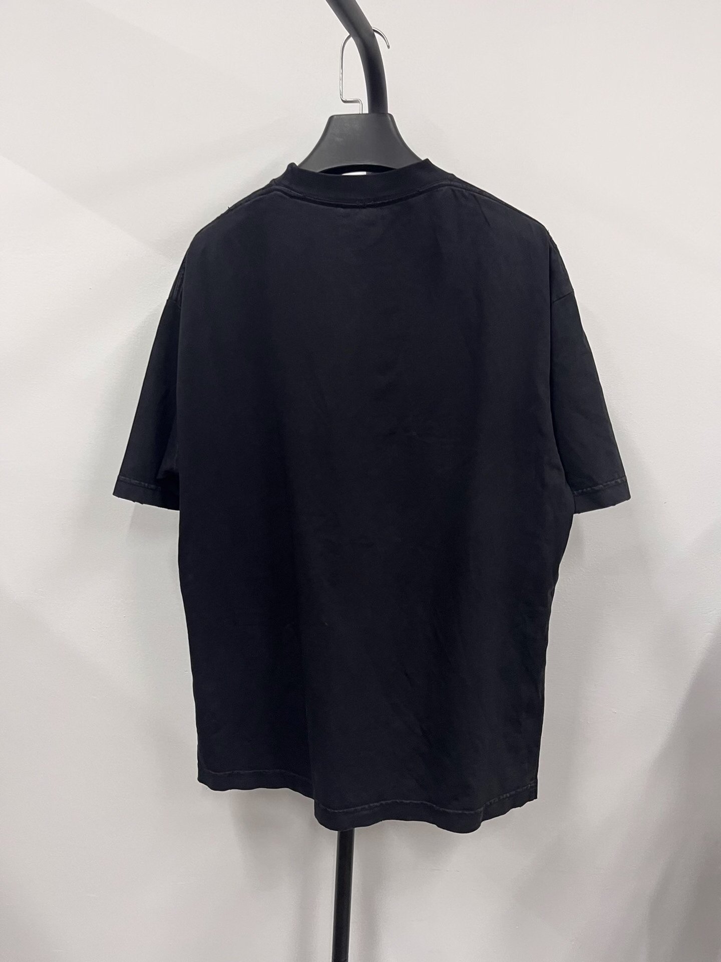 Balenciaga FW22 Be Different 2B Logo T-shirt — front
