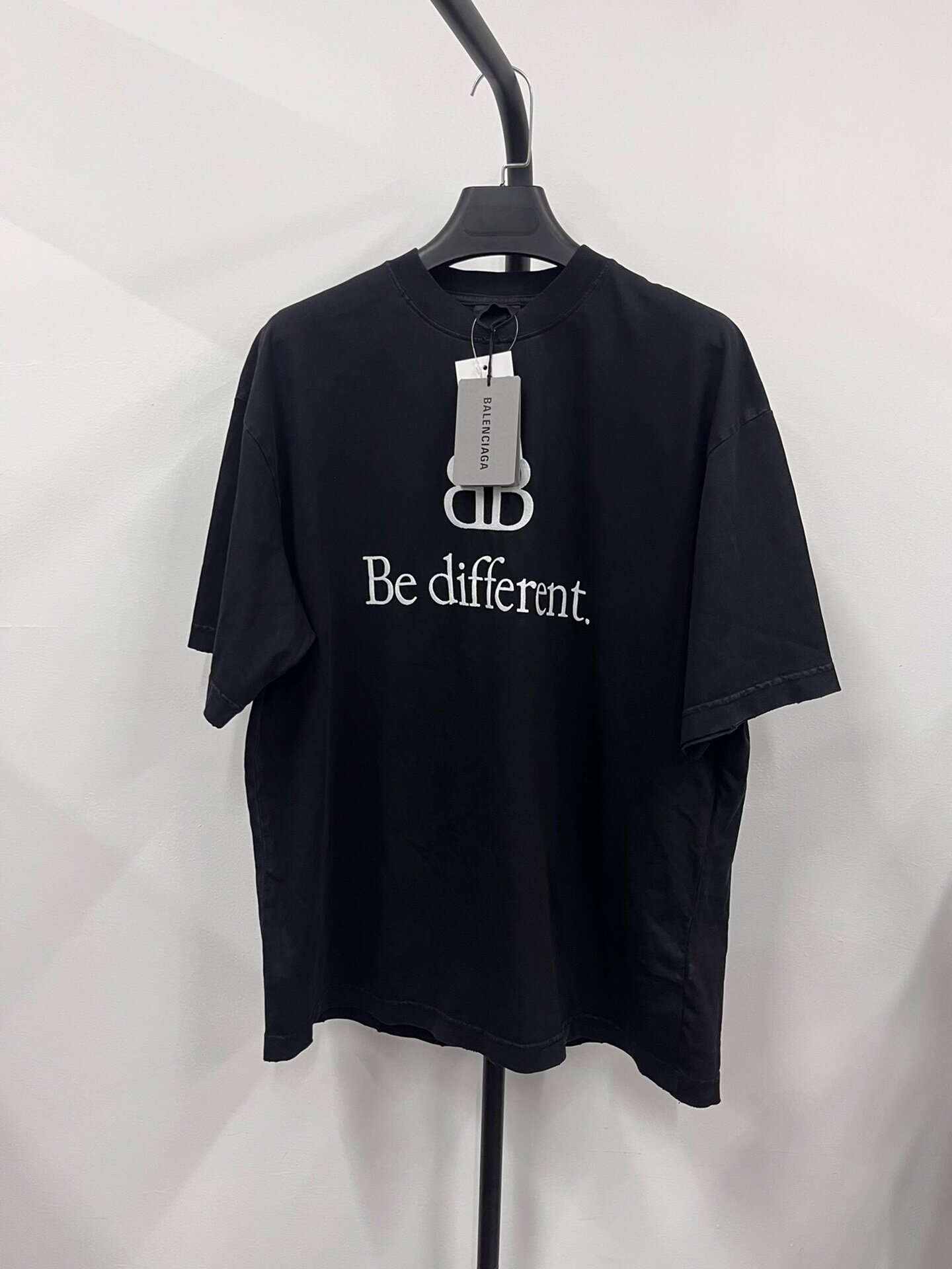 Balenciaga FW22 Be Different 2B Logo T-shirt