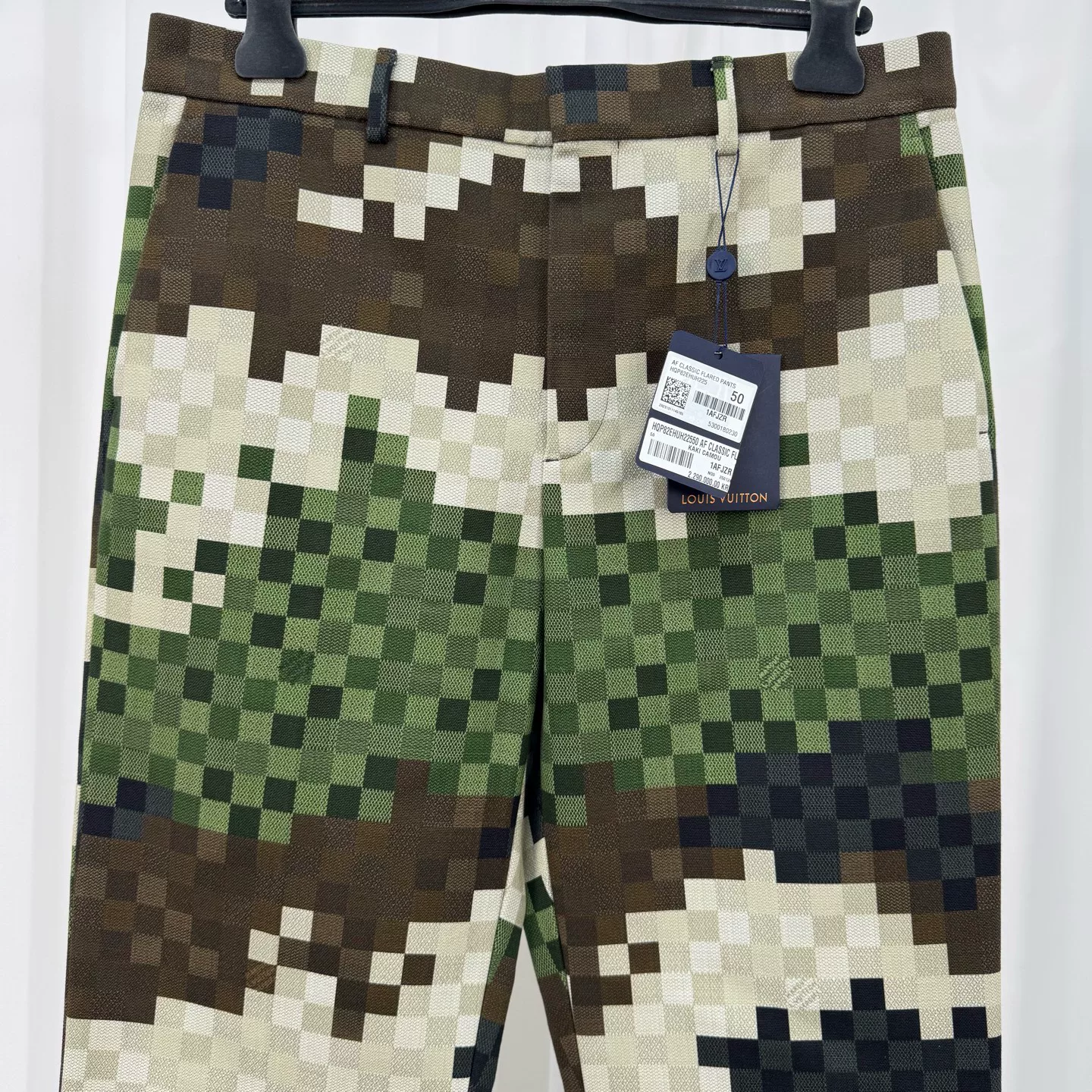 Louis Vuitton Pharrell Camo Damier Jeans — detail