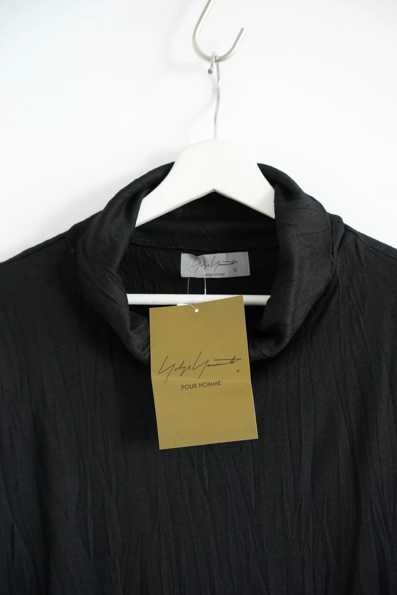 Yohji Yamamoto 24AW Pleated Wool Turtleneck — detail