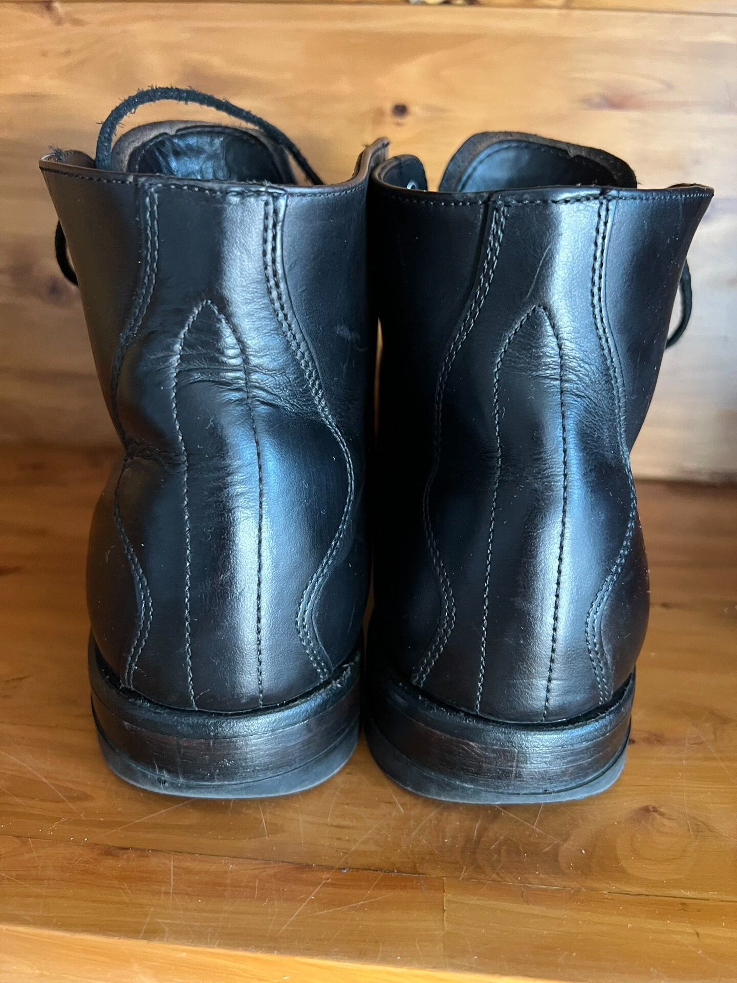 Yuketen Canada Heavyweight Carved Toe Paratrooper Boots — detail