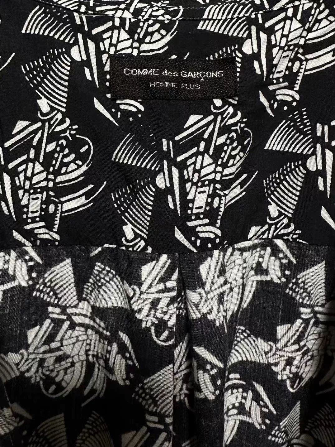 Comme des Garçons 95SS Abstract Oversized Shirt — detail
