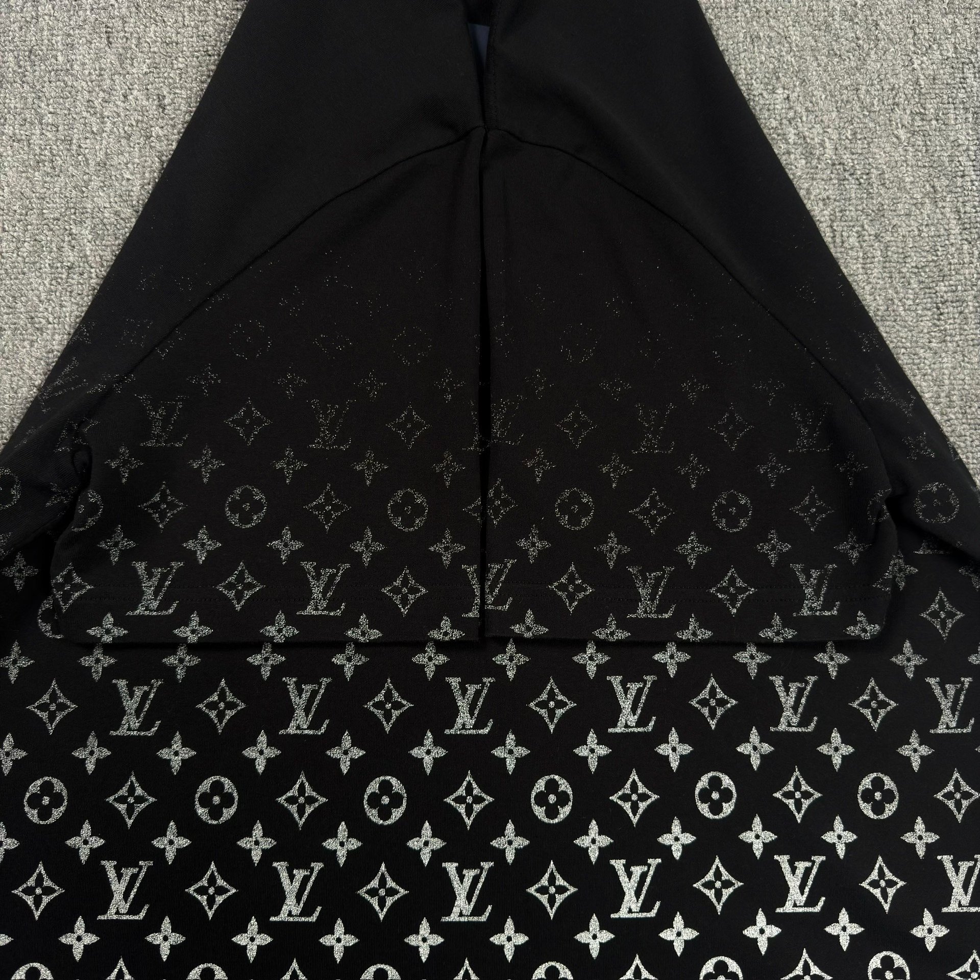 Louis Vuitton Gradient Monogram Black Short-sleeve — back