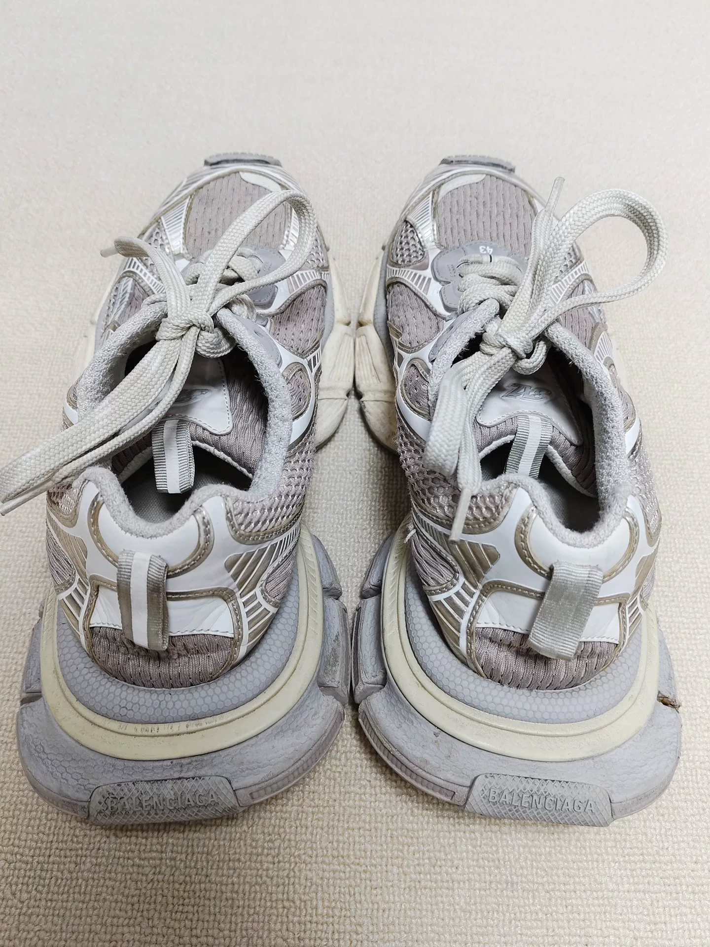 Balenciaga 3XL Low-Top Lace-Up Sneakers — detail