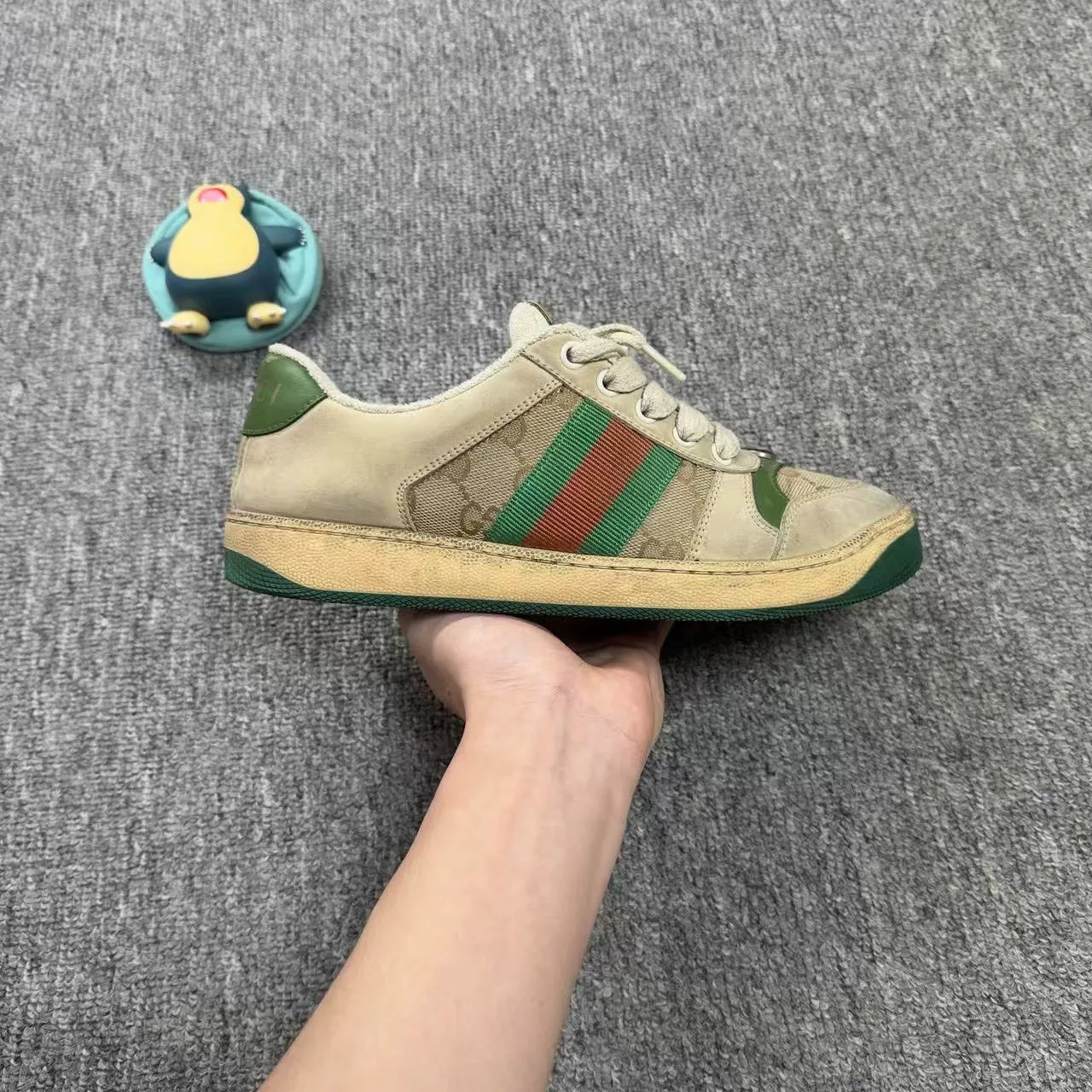 Gucci Distressed Green Red Striped Sneakers — label