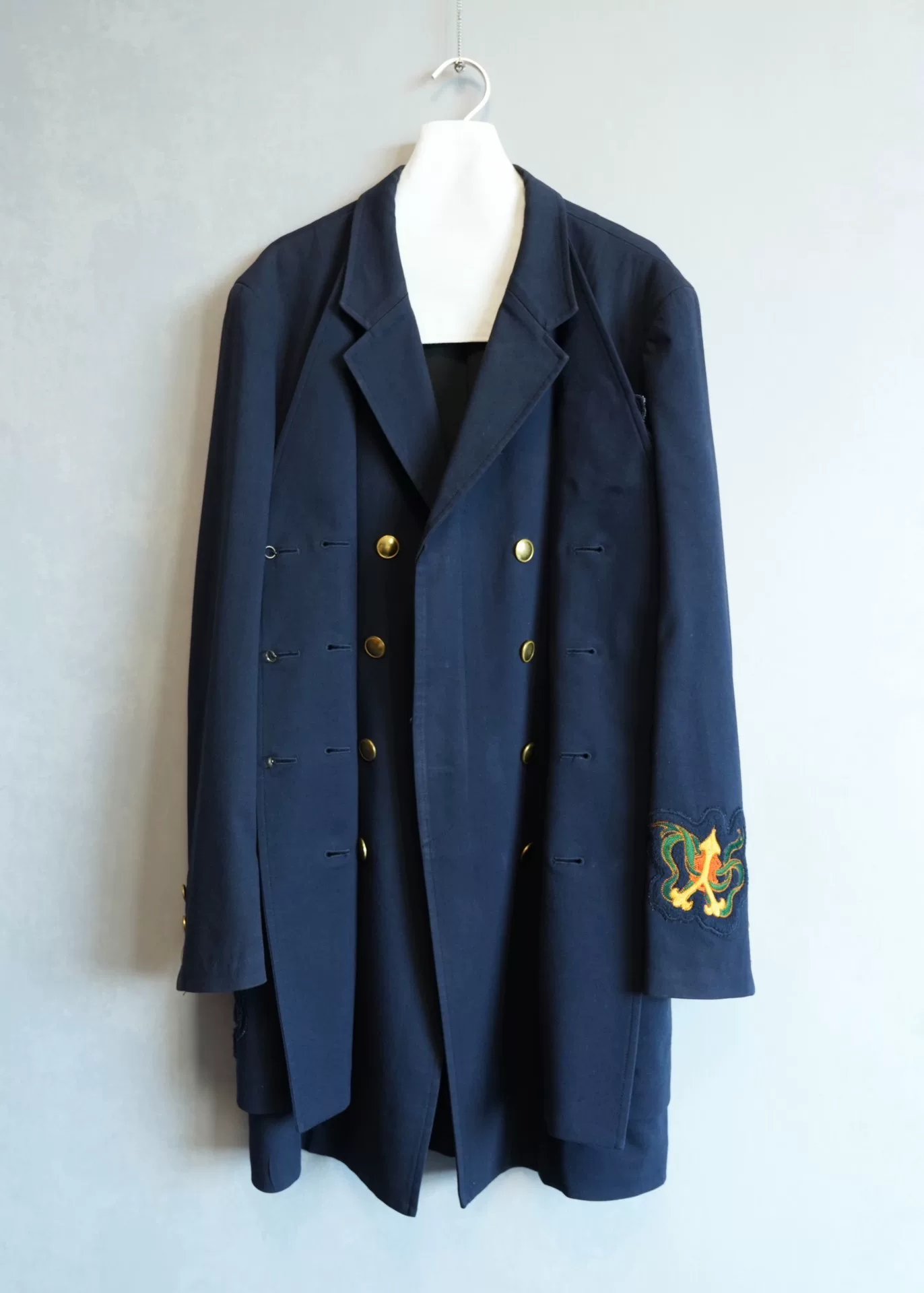 Yohji Yamamoto 12AW Double-Breasted Gold Button Coat — detail