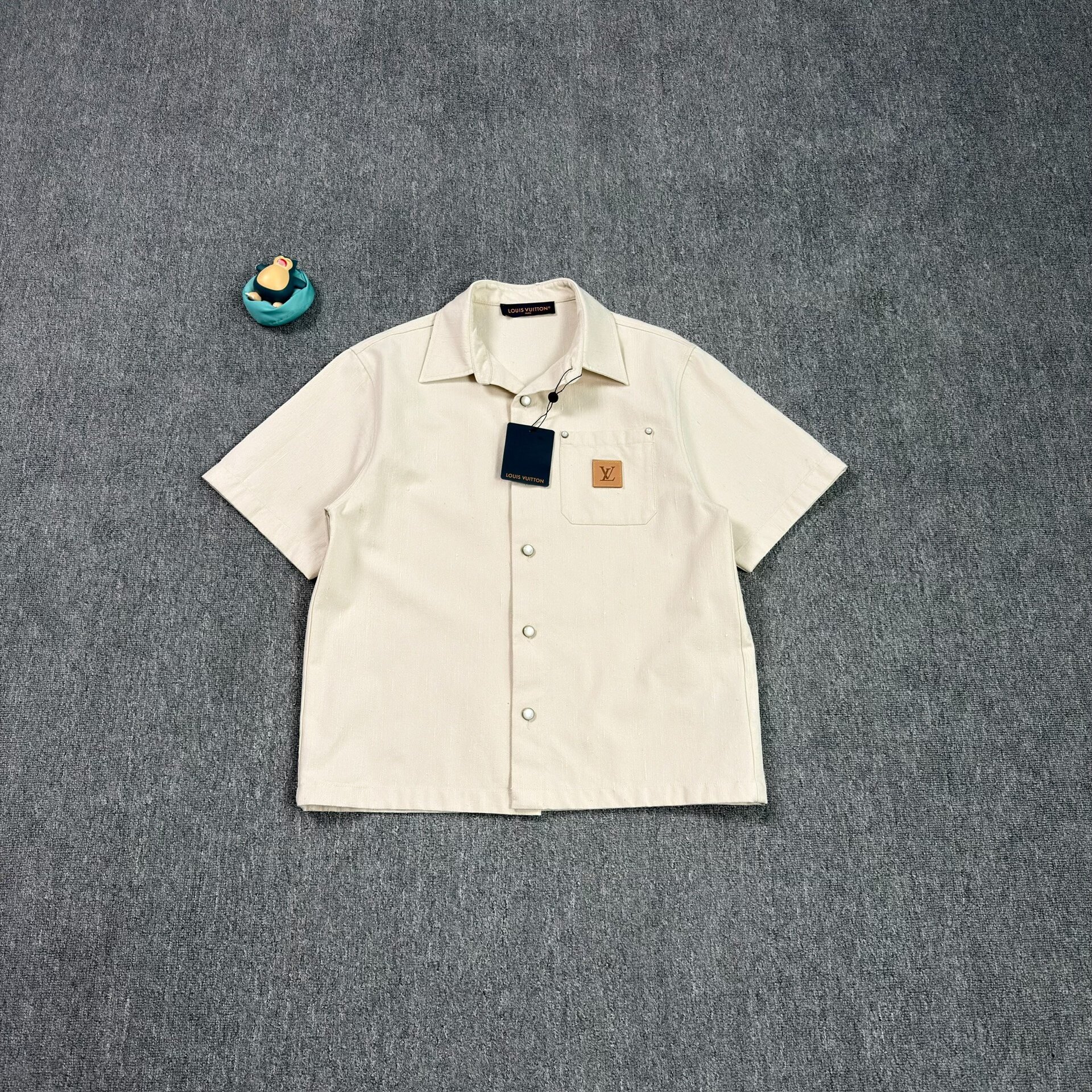 LV Leather Logo Beige Short-Sleeve Shirt
