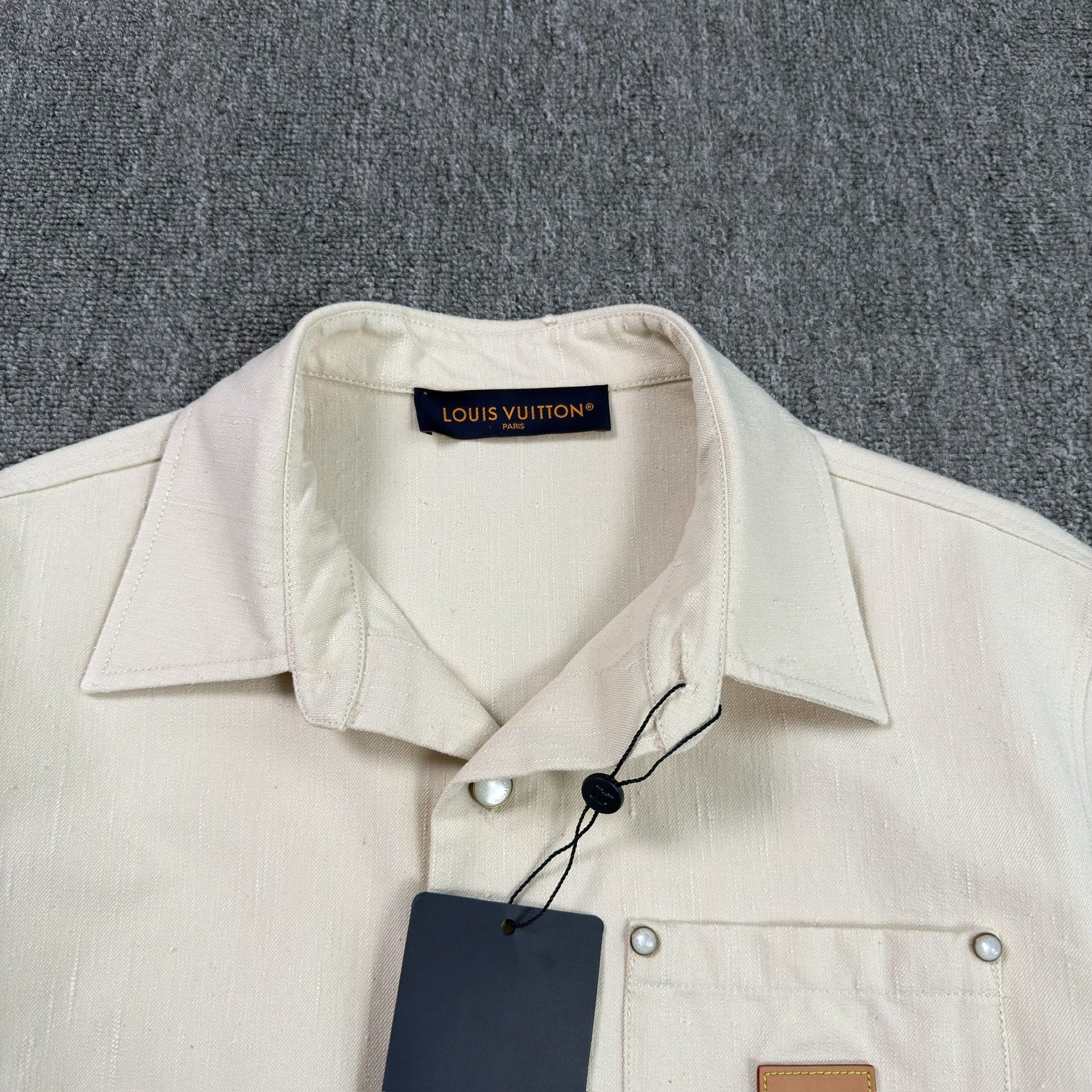 LV Leather Logo Beige Short-Sleeve Shirt — detail