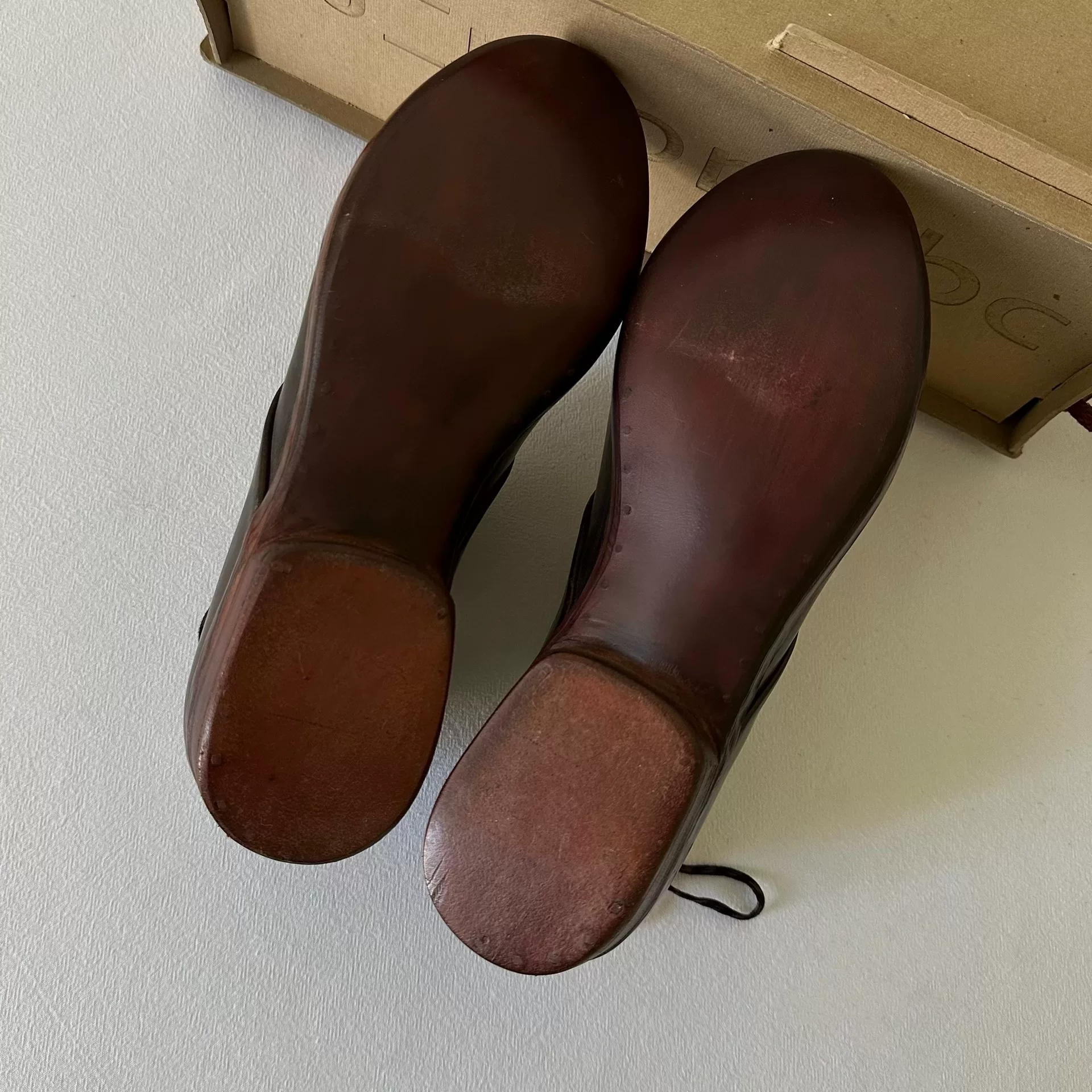 M_Moriabc Low-Top Leather Boots — label