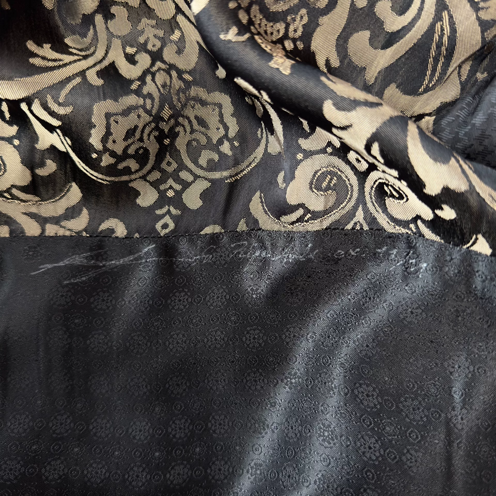 Geoffrey B.Small Collarless Limited Jacket — label