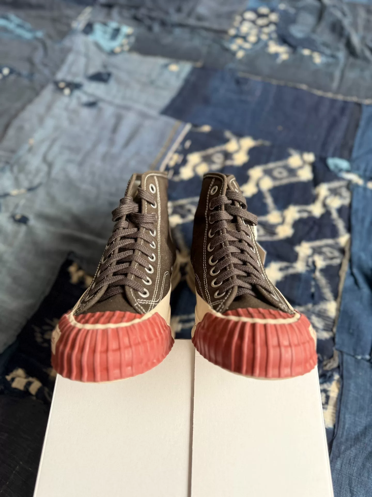 VISVIM 25AW SKAGWAY HI ALTA High-Top Sneakers — label