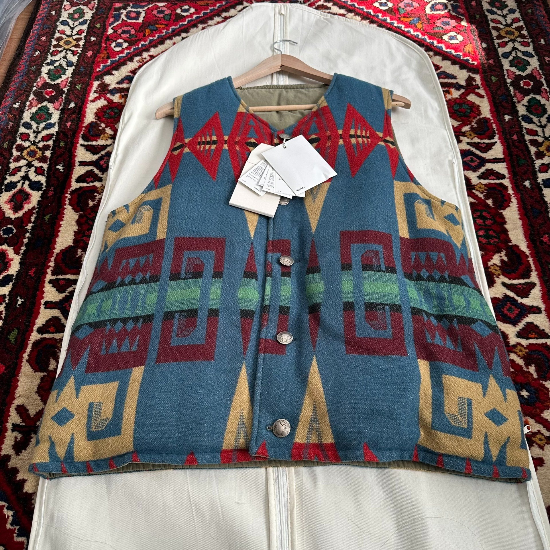 visvim 23AW KORA DOWN VEST — detail