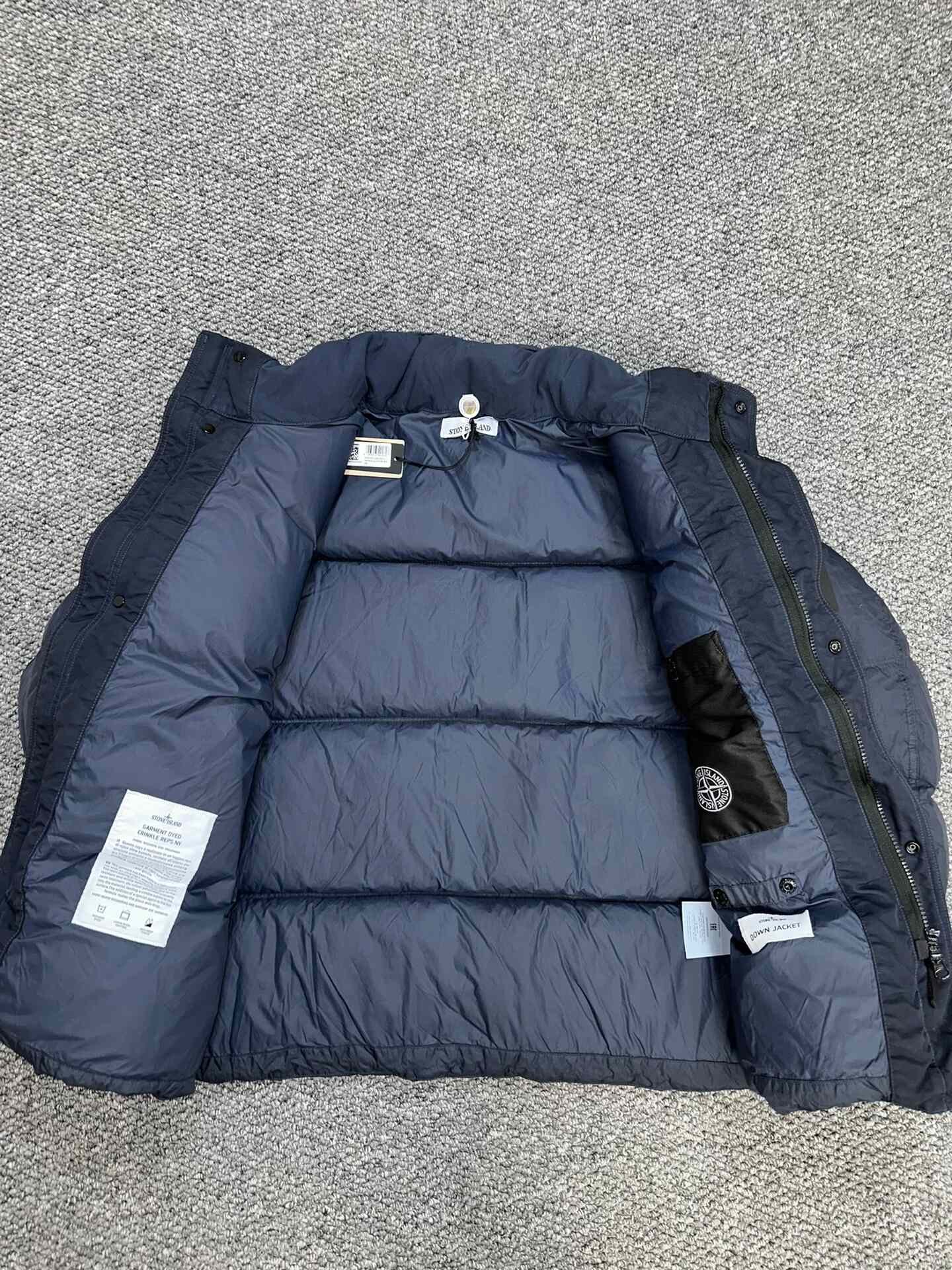 Stone Island Down Jacket XL — detail