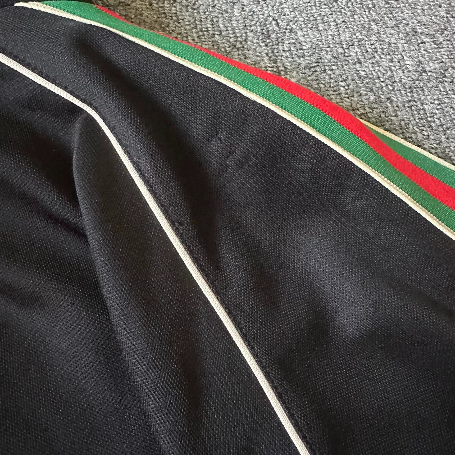 Gucci GG Logo Red-Green Stripe Jacket — label