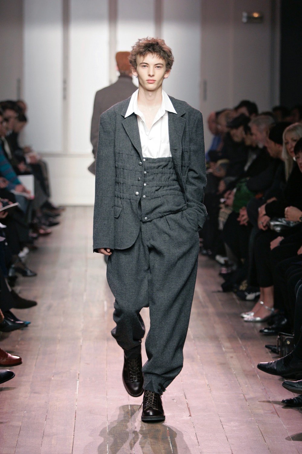 Yohji Yamamoto 05AW Pleated Silver Button Blazer — detail