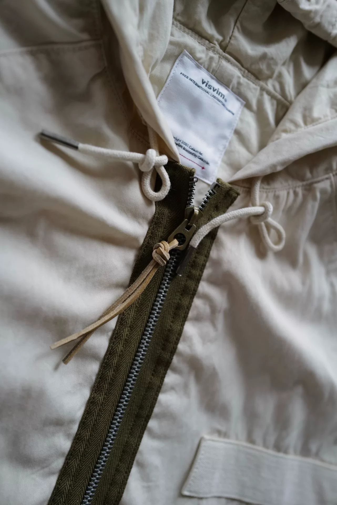 visvim 22AW Dorset Fishtail Parka Ivory — detail