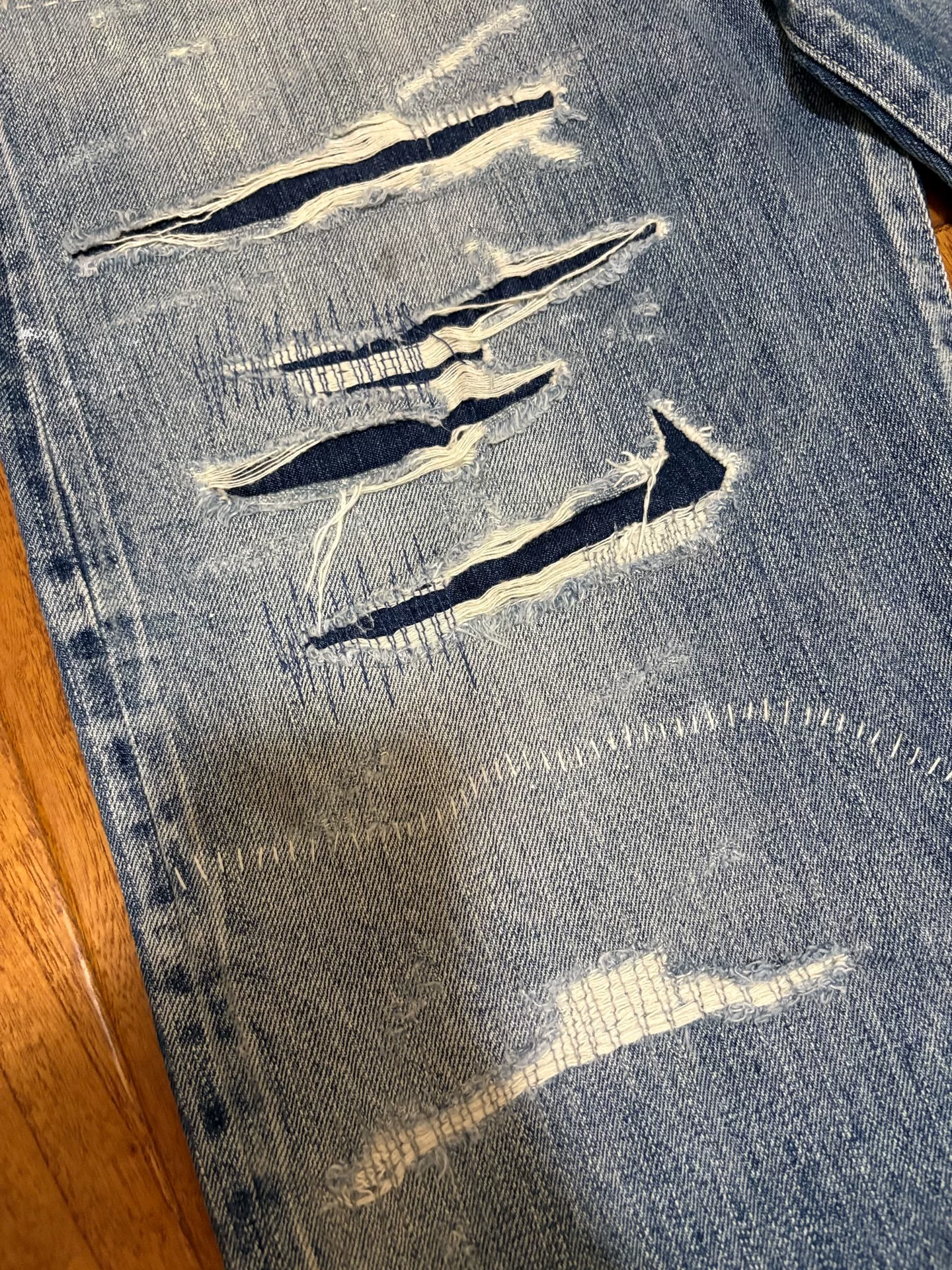 NEIGHBORHOOD 21AW SCRATCH SAVAGE Jeans — detail