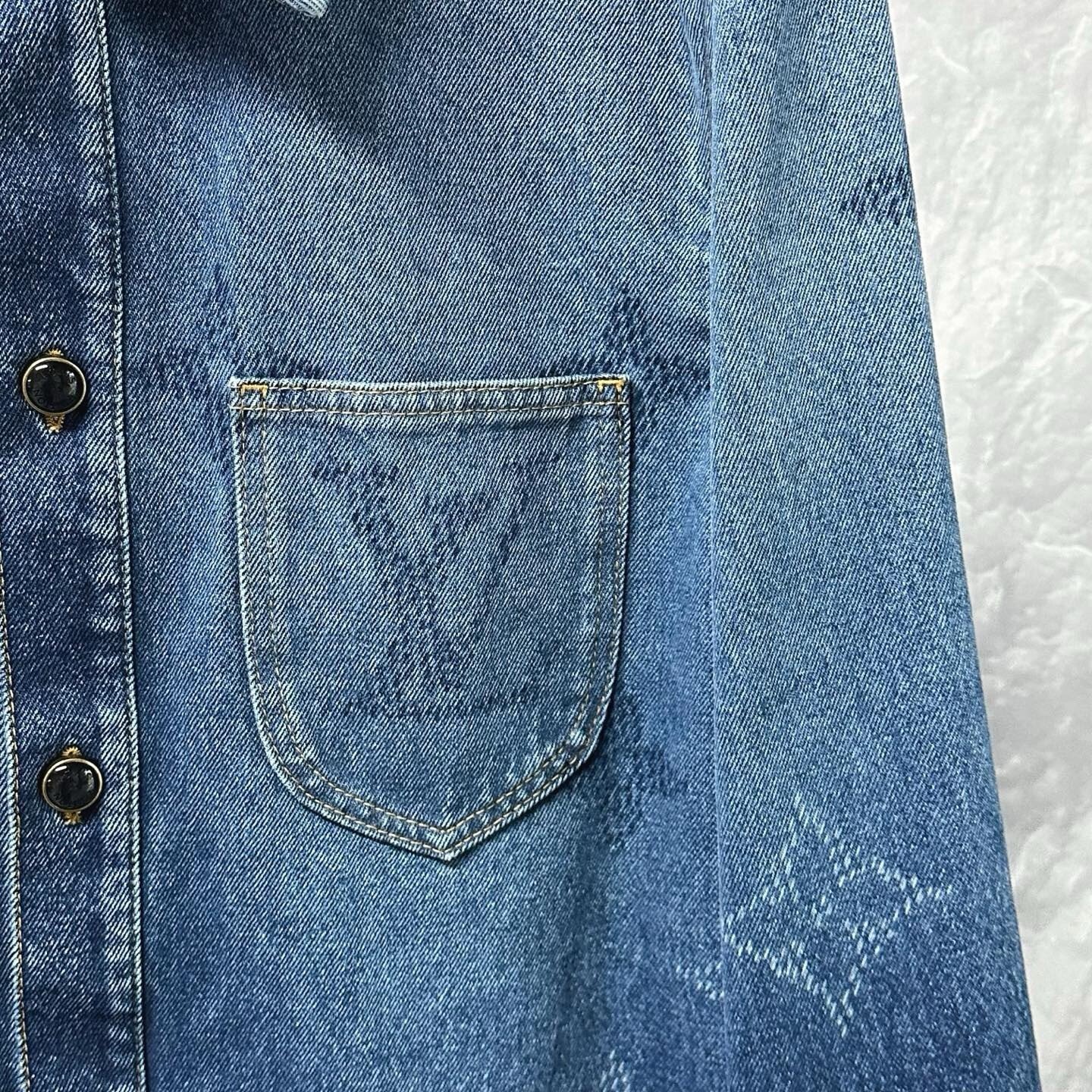 Louis Vuitton Gradient Logo Denim Jacket — detail