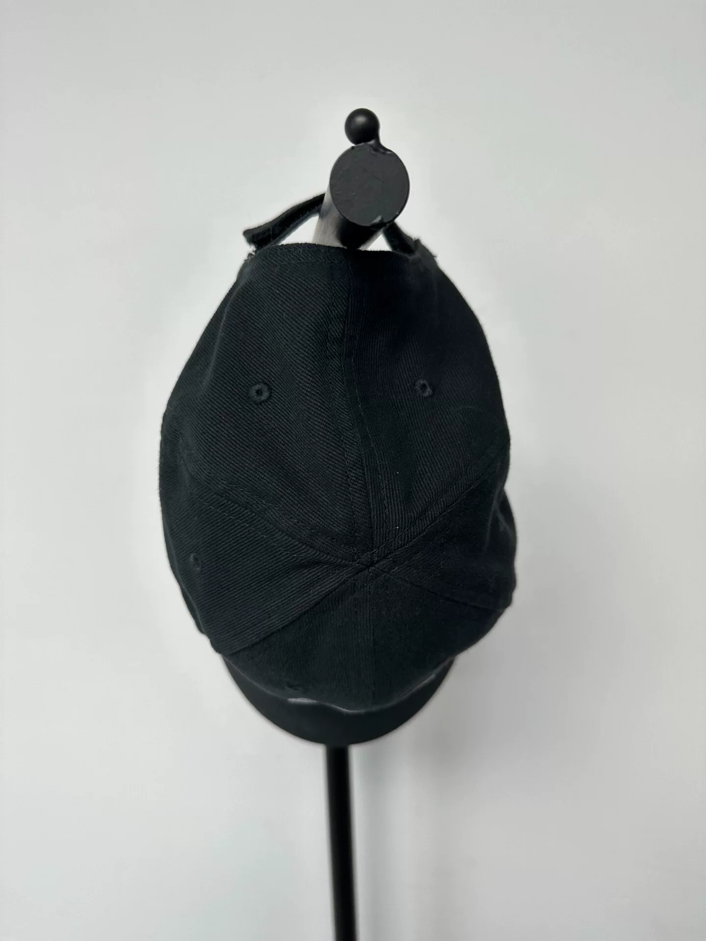 Balenciaga Black Logo Baseball Cap — detail