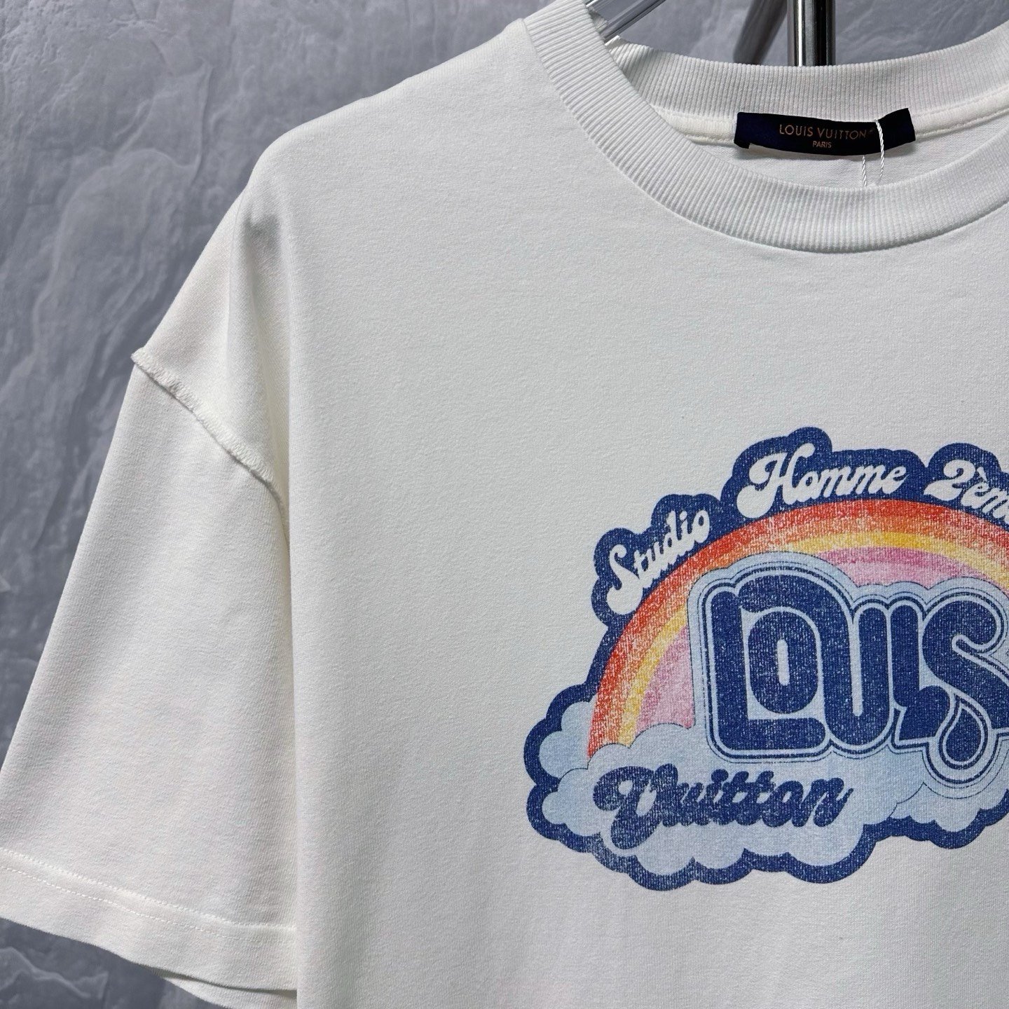 Louis Vuitton Distressed Rainbow Print T-shirt L — detail